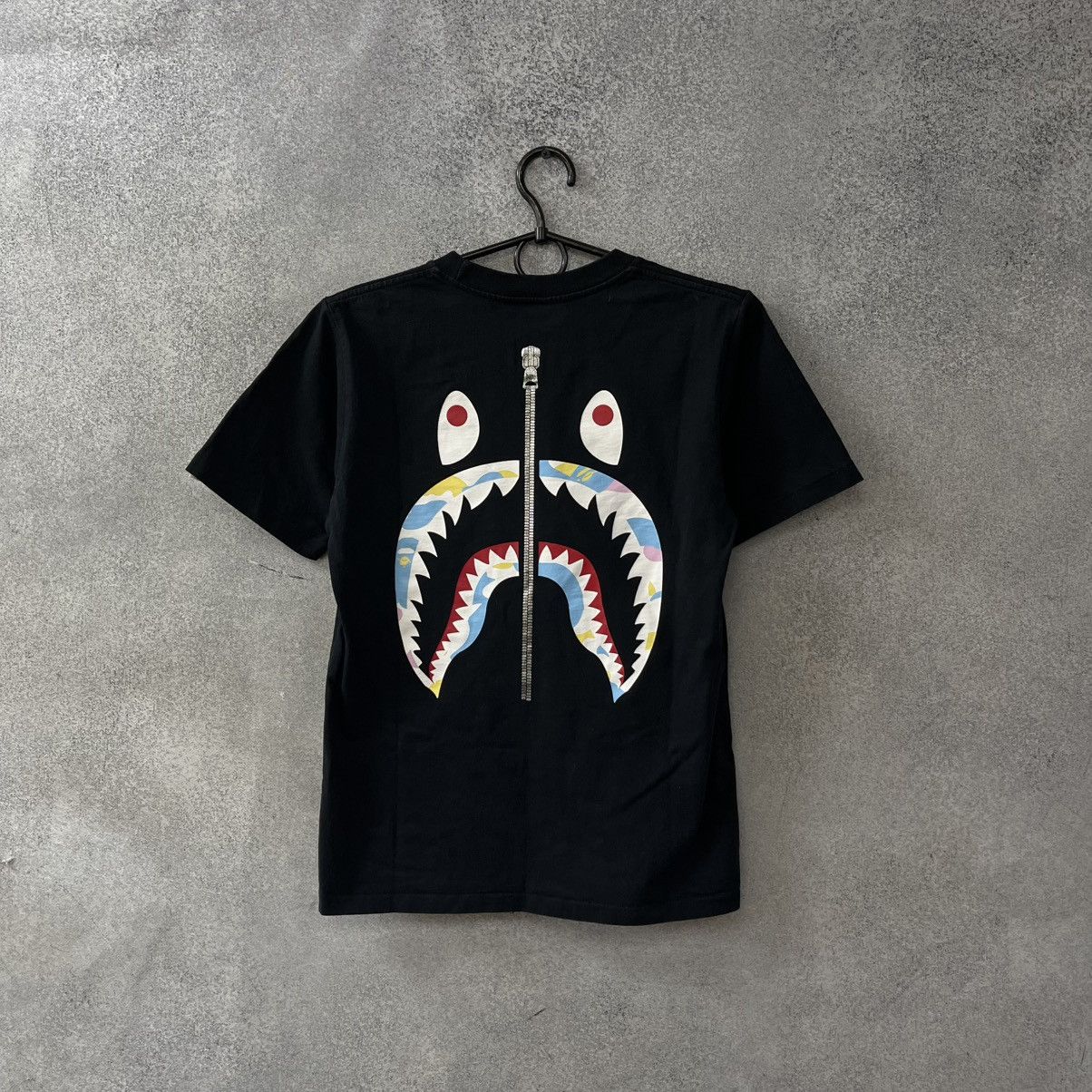 Bape Bape T-Shirt big logo Shark Black Size XS / US 0-2 / IT 36-38 - 1 Thumbnail