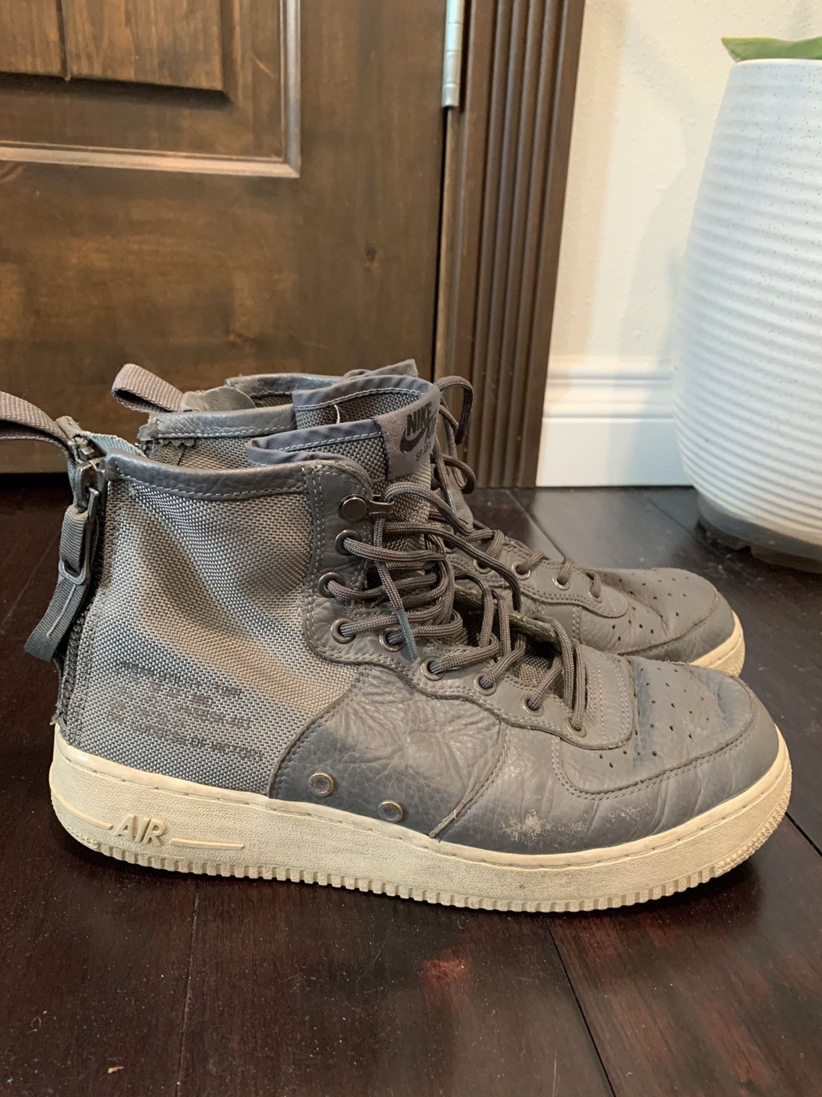 Nike Nike SF Air Force 1 Mid Dark Grey Size US 10 / EU 43 - 3 Thumbnail