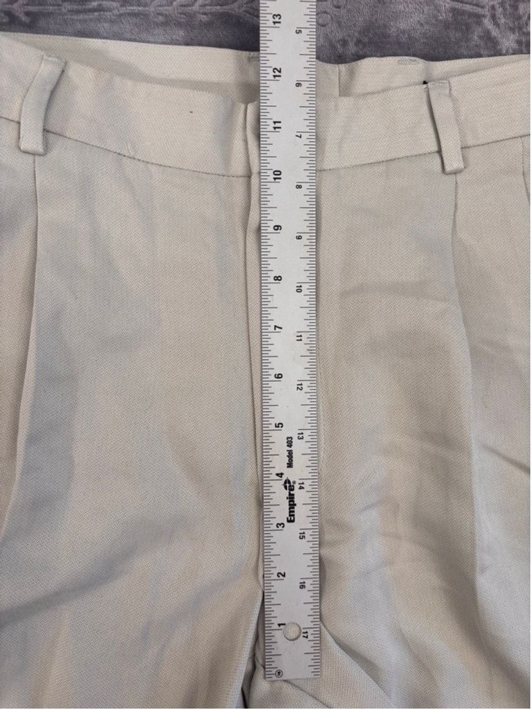Greg Norman Men's Greg Norman Shorts Size 36 Beige Golf Size US 34 / EU 50 - 4 Thumbnail
