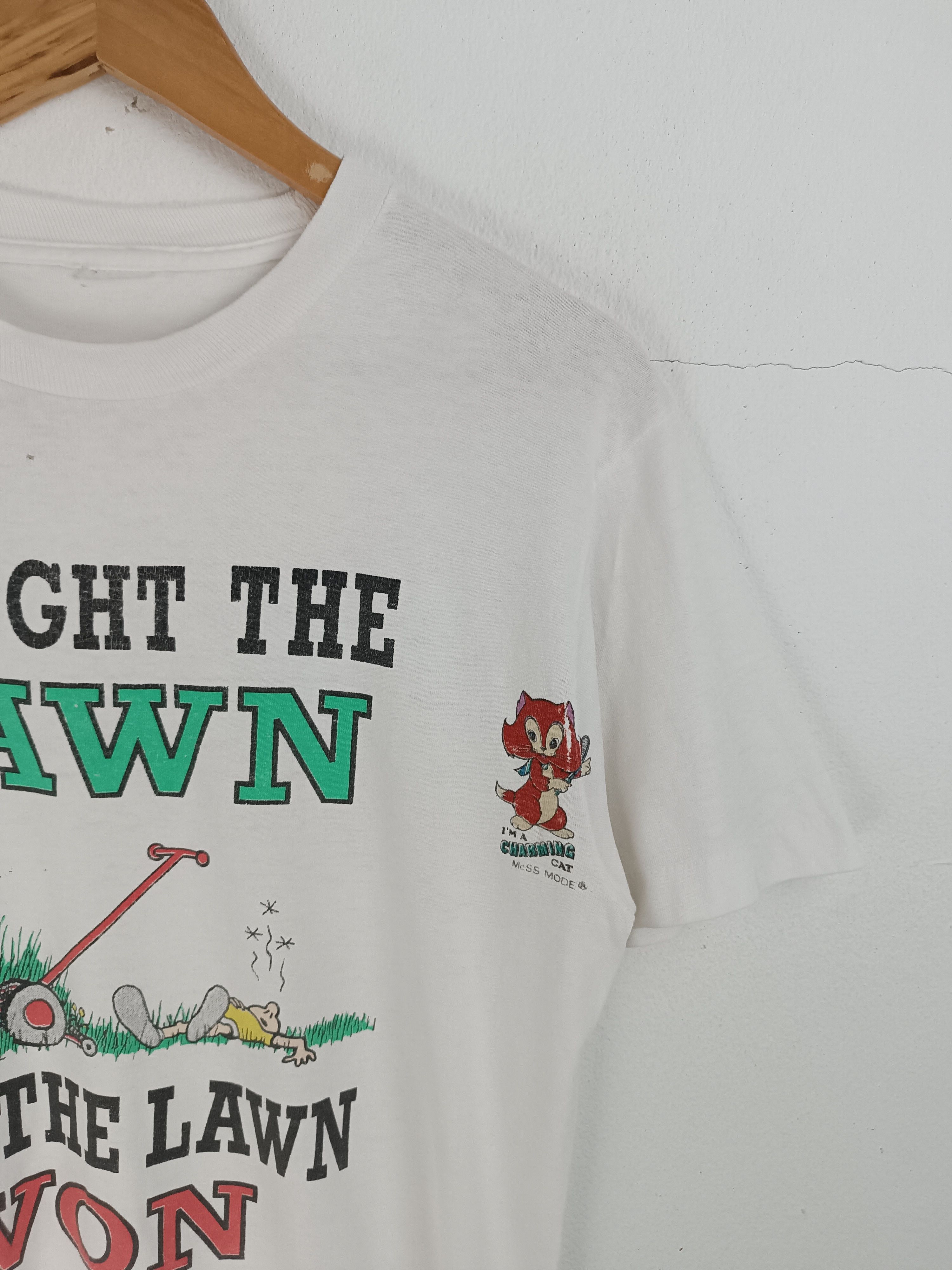 Vintage VINTAGE 90'S I FOUGHT THE LAWN HUMOR FUNNY CLASH PUNK TEE Size US M / EU 48-50 / 2 - 7 Thumbnail