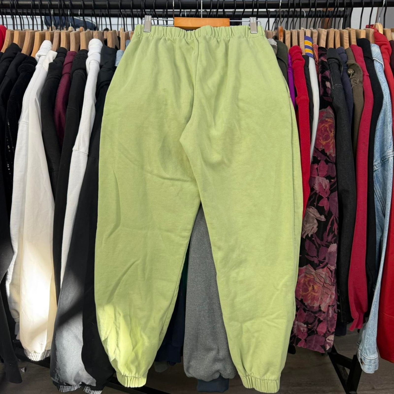 Brandy Melville Brandy Melville Women’s Key Lime Green Sweat Pants Joggers Size 28" / US 6 / IT 42 - 5 Thumbnail