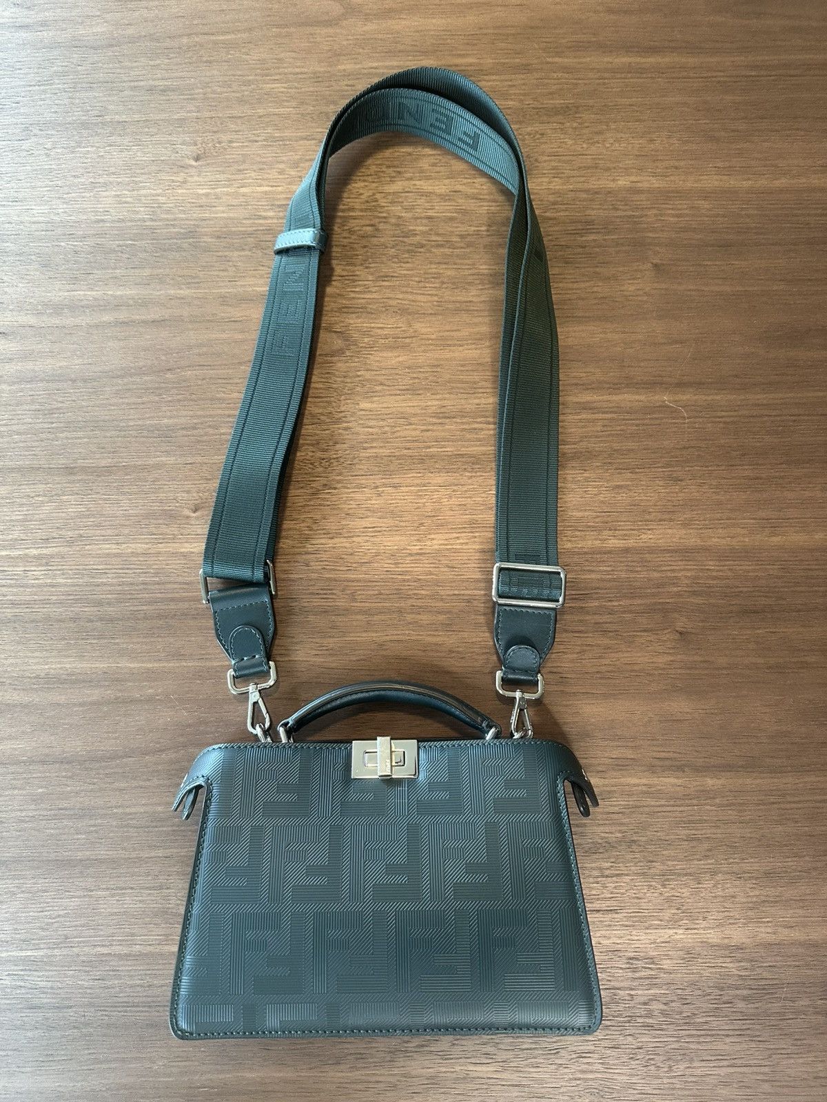 Fendi FENDI Peekaboo ISeeU XCross Size ONE SIZE - 1 Thumbnail