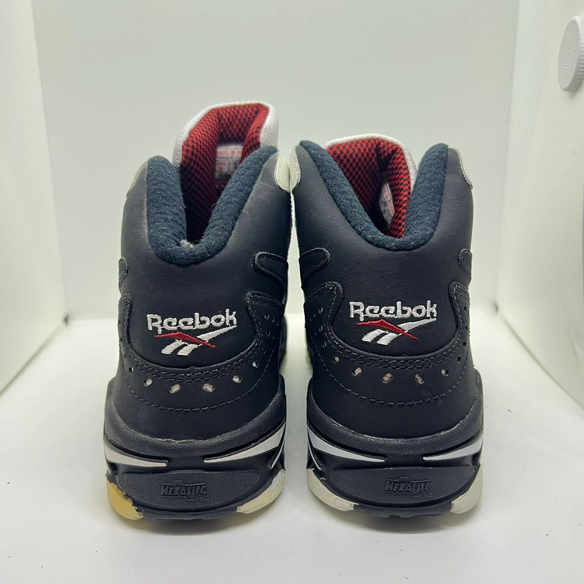 Reebok × Vintage Brand new with box 1993 Reebok Outrage Size US 9 / EU 42 - 4 Thumbnail
