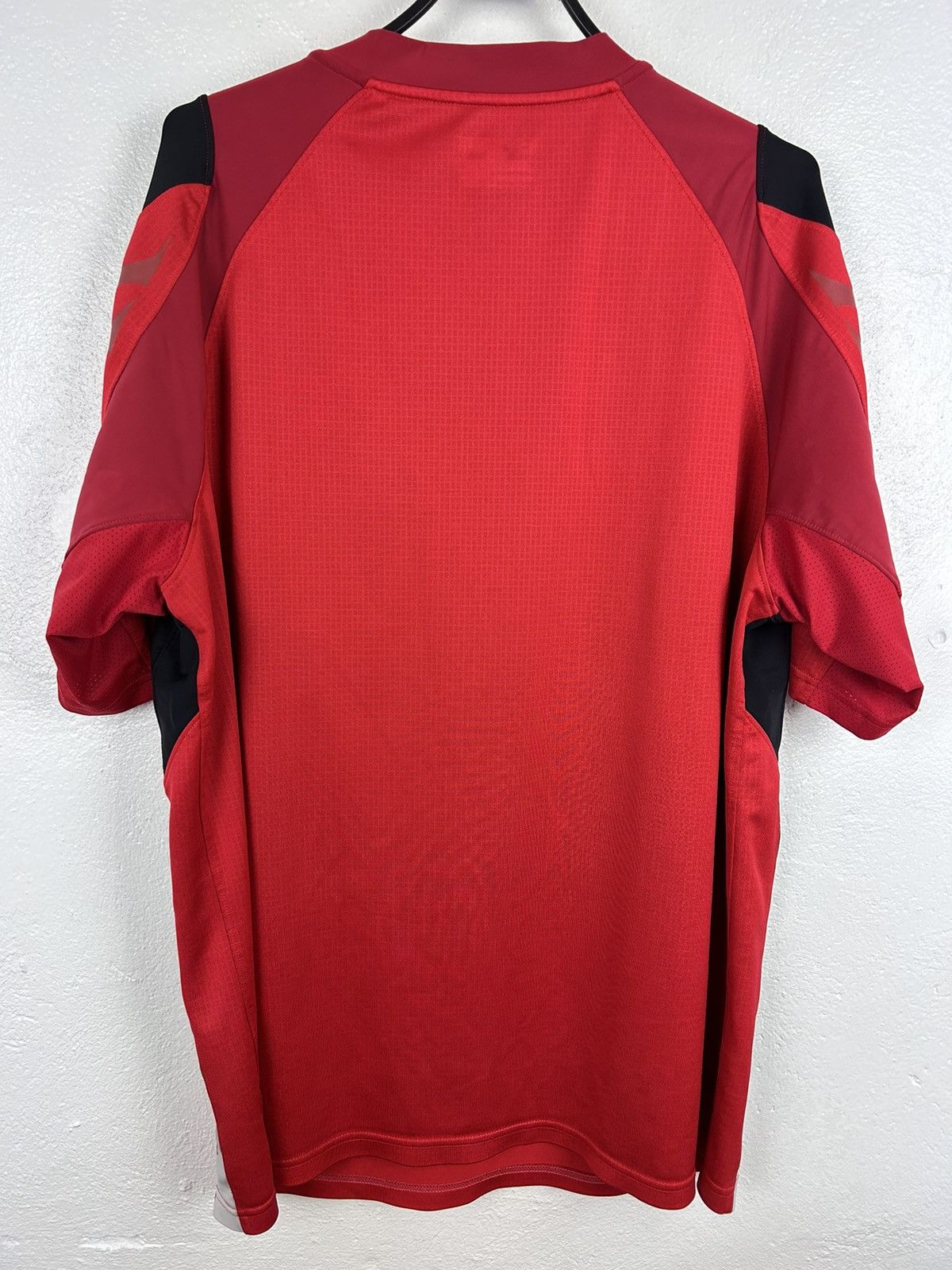 Under Armour Vintage Under Armour Wales 2014/15 Home Rugby Jersey Size US L / EU 52-54 / 3 - 4 Thumbnail
