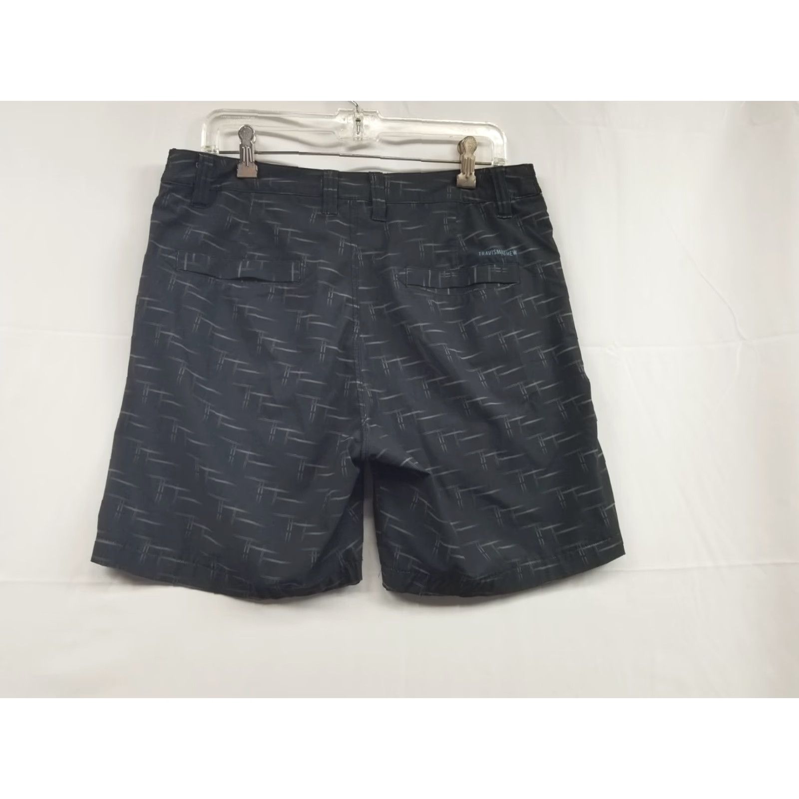 TravisMathew Travis Mathew Men's Casual Golf Shorts Stretch Size 34 Black Button Flat Front Pockets Inseam 9 in Lightweigh t No Tag Size US 34 / EU 50 - 2 Thumbnail
