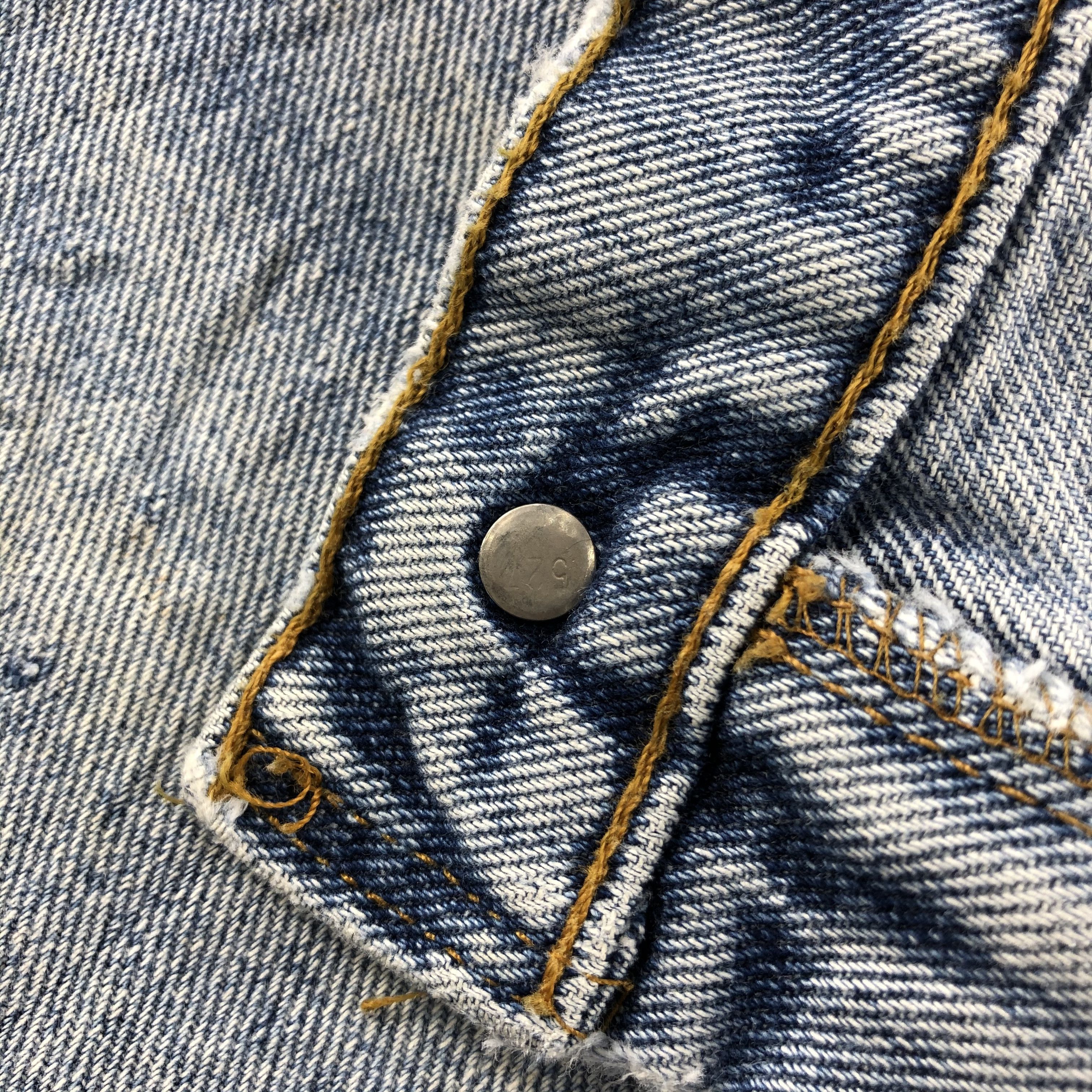 Levi's 90s Vintage Light Wash Levis 550 Jeans- J1374 Size US 30 / EU 46 - 9 Thumbnail