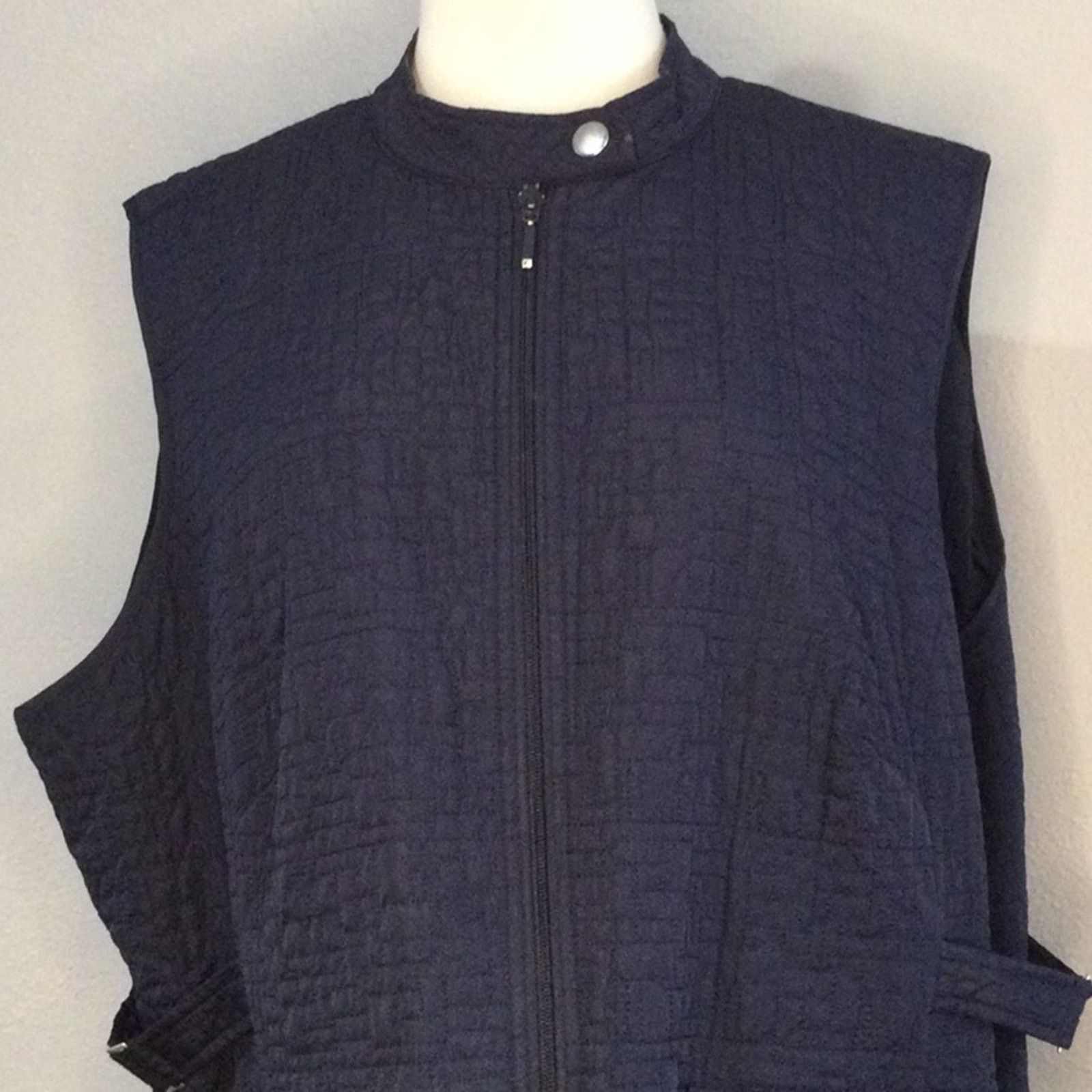 Other Dressbarn Navy Quilted Lined Full Zip Pockets Vest 22/24 Size XXL / US 16-18 / IT 52-54 - 2 Thumbnail