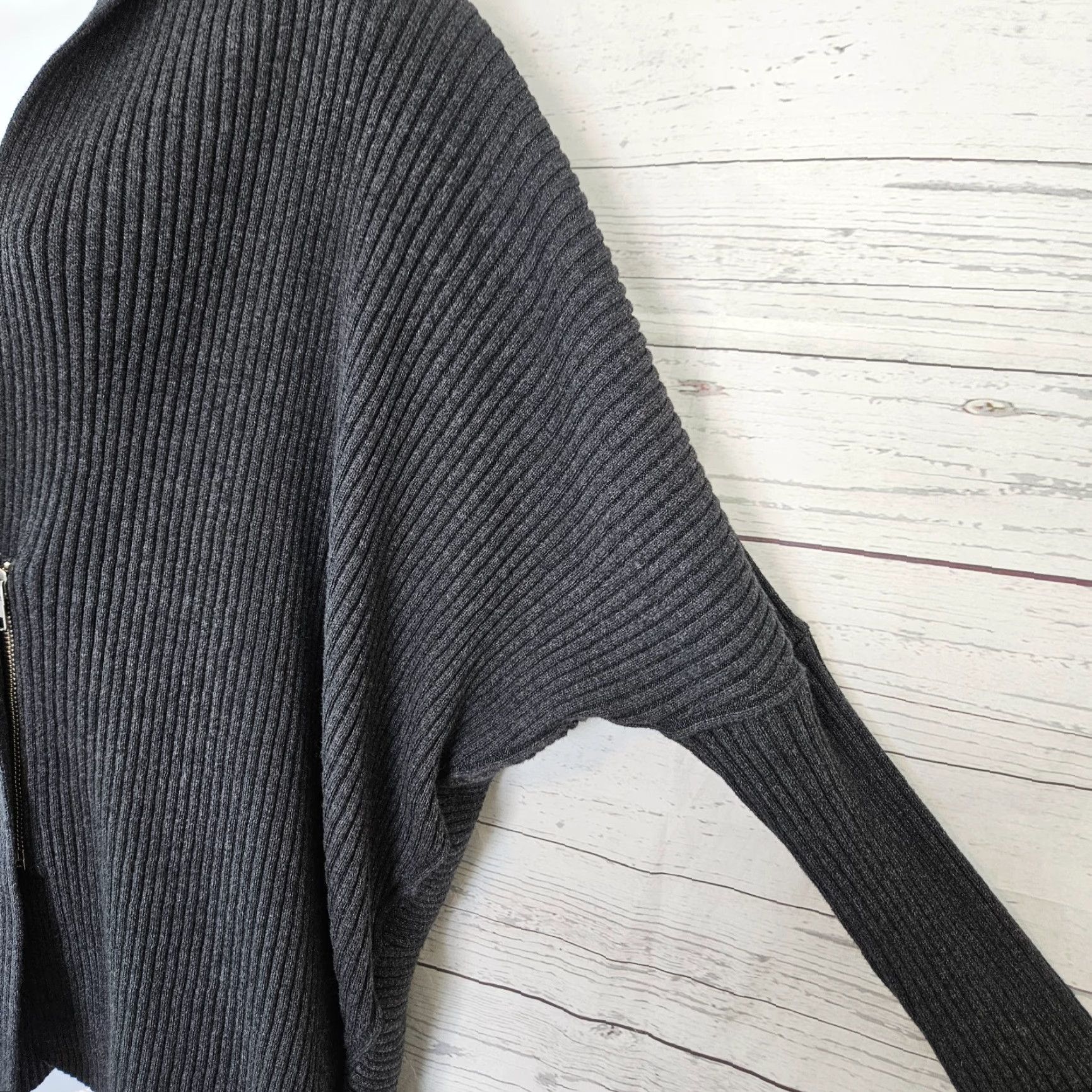 Vintage Cabi 3366 Womens Cosmo Oversized Sweater Sz Small Gray Ribbed Cotton Shirt Womens Size Small Gray Knit Oversized 90s Event Size S / US 4 / IT 40 - 3 Thumbnail