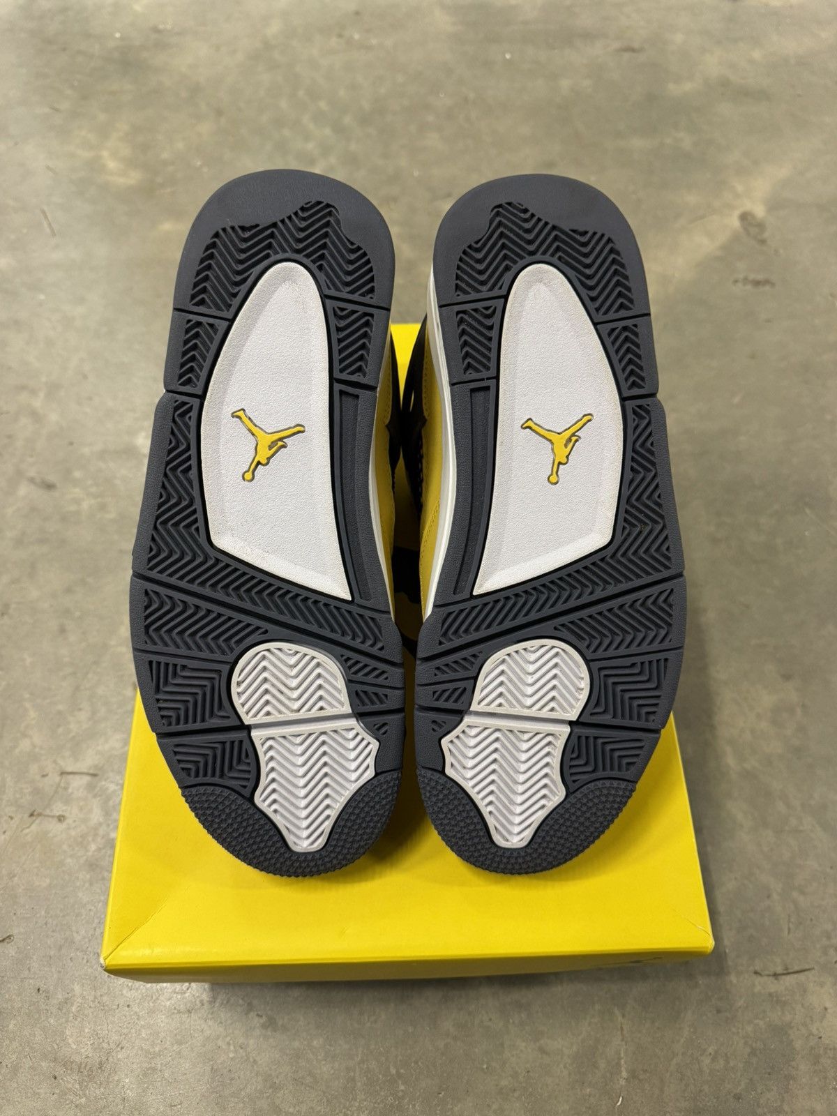 Jordan Brand Jordan 4 Retro Lightning 2021 Size 7.5 Size US 7.5 / EU 40-41 - 6 Thumbnail