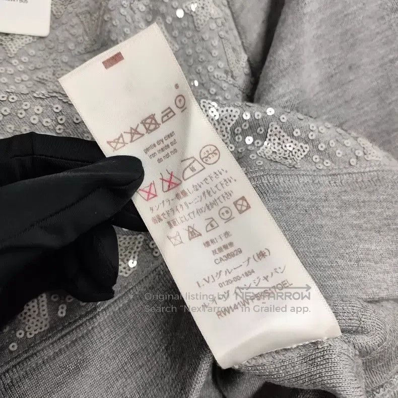 Louis Vuitton Louis Vuitton Grey sequined Logo short-sleeved T-shirt Size US XS / EU 42 / 0 - 7 Thumbnail