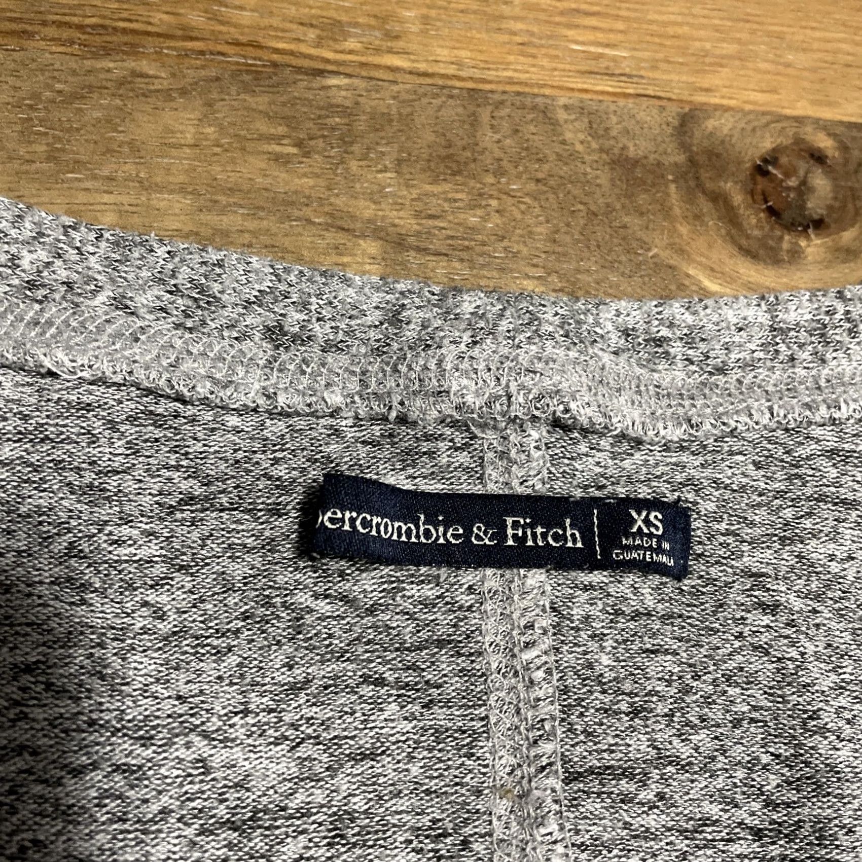 Abercrombie & Fitch Abercrombie & Fitch Women's Cardigan Sweater XS Heather Gray Relaxed Button Up V-Neck 90s Size XS / US 0-2 / IT 36-38 - 3 Thumbnail