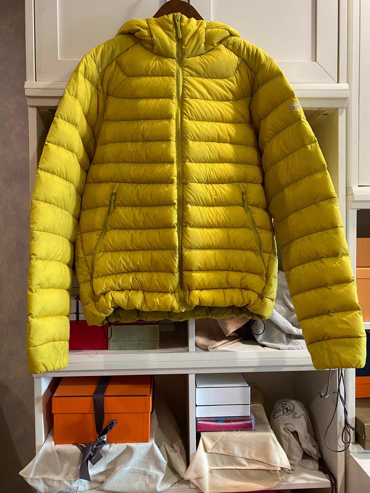 Arcteryx Classic Puffer Jacket M Slim White-Flattering
