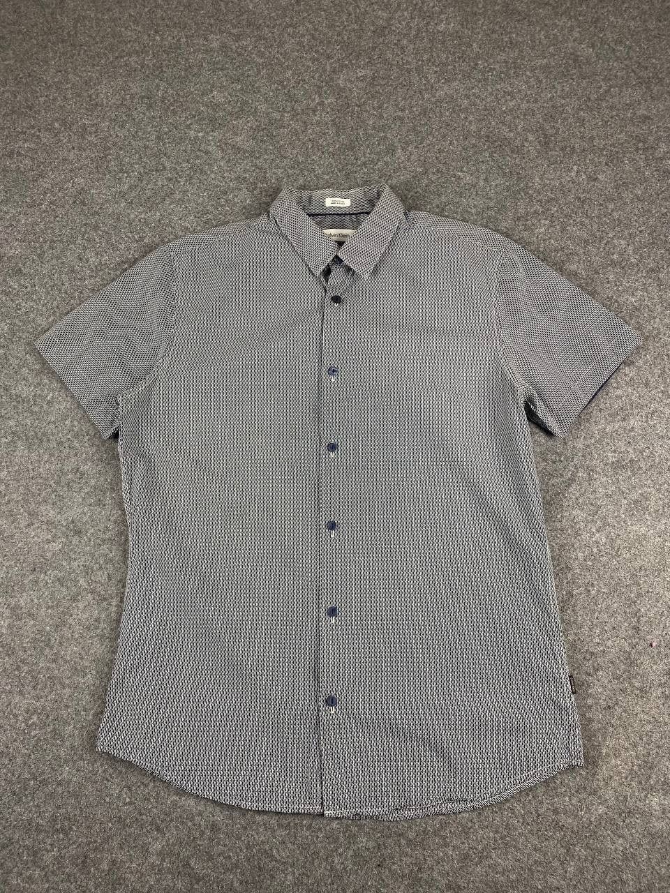Calvin Klein calvin klein slim fit shirt nice design Size US M / EU 48-50 / 2 - 1 Thumbnail