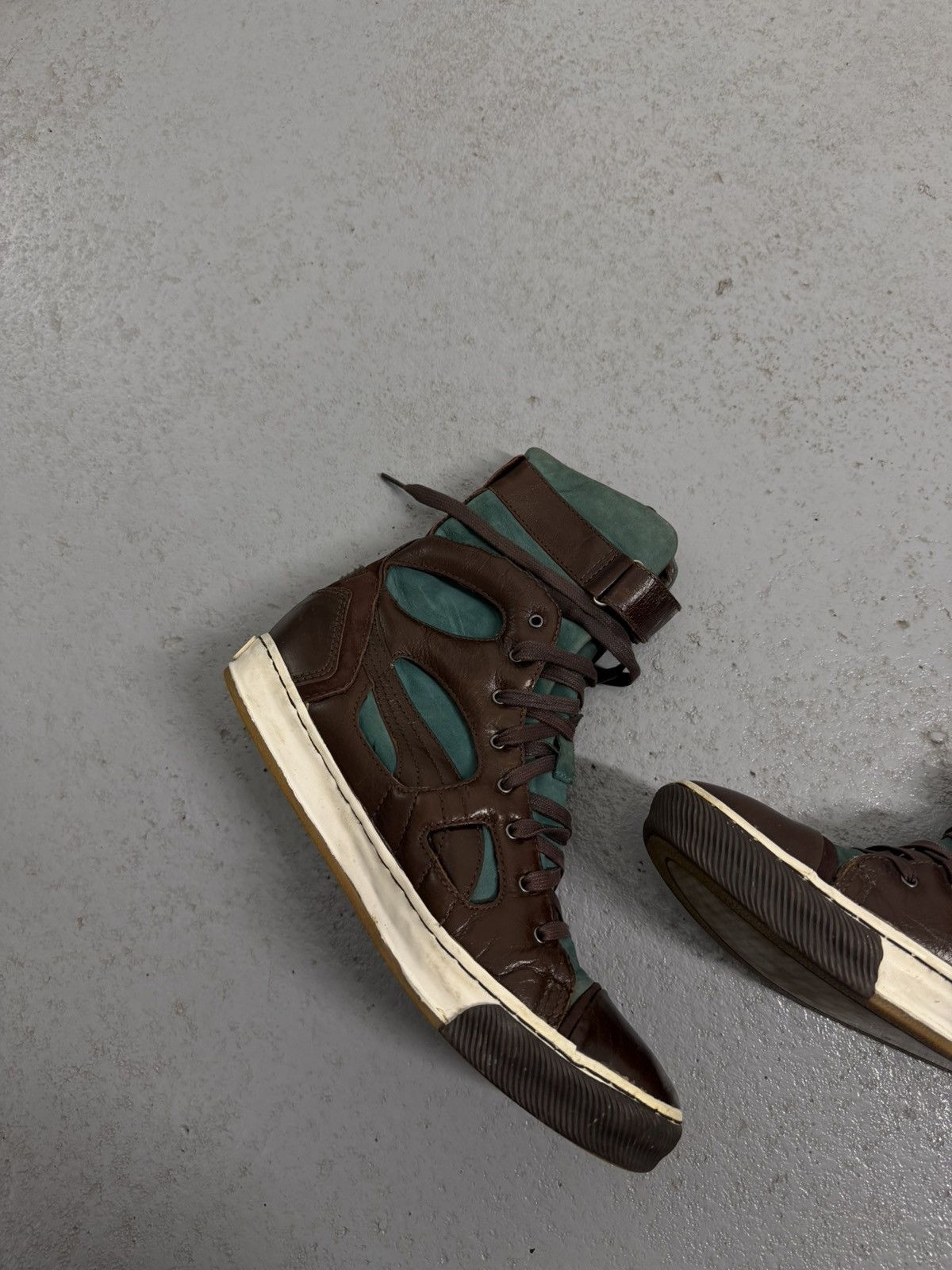 Alexander McQueen × Puma Vintage 00s Puma x Alexander McQueen Leather Sneakers Size US 8 / EU 41 - 7 Thumbnail