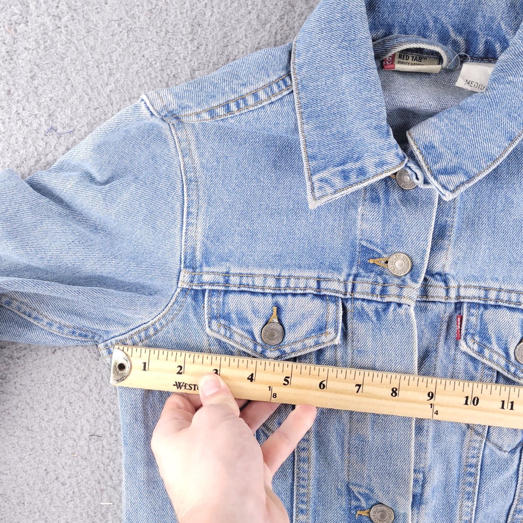 Levi's VINTAGE Levi's Jacket Womens XS Blue Denim Jean Trucker Light Wash Button Red Tab Short XS Blue Denim Size 26" / US 2 / IT 38 - 6 Thumbnail