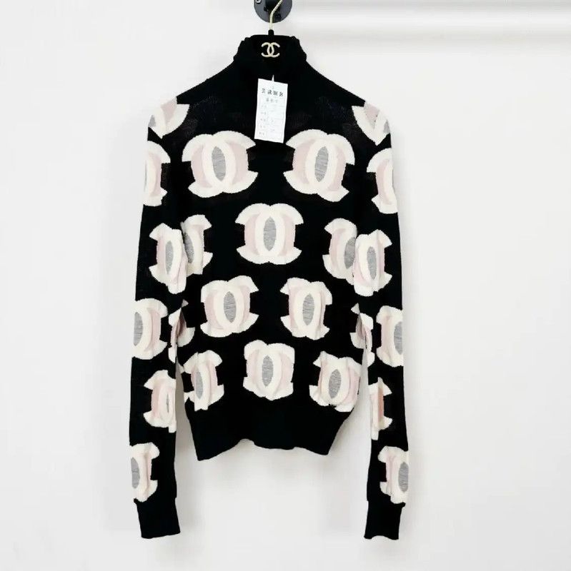 Chanel Chanel Black Cashmere Long Sleeve Sweater 0089 Size M / US 6-8 / IT 42-44 - 1 Thumbnail