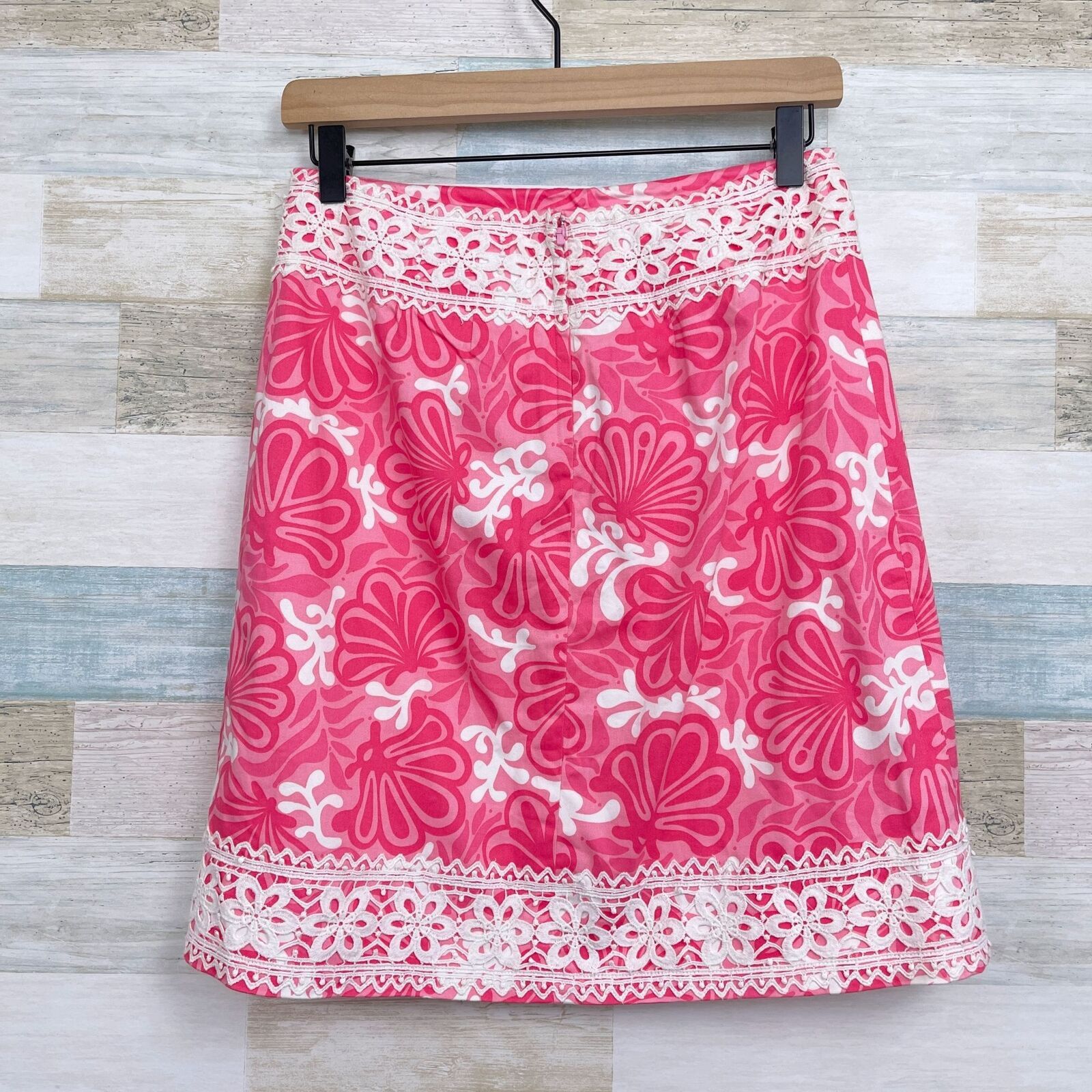 Lilly Pulitzer Lilly Pulitzer Doily Lace Pencil Skirt Pink White Floral 2 Size 26" / US 2 / IT 38 - 3 Thumbnail