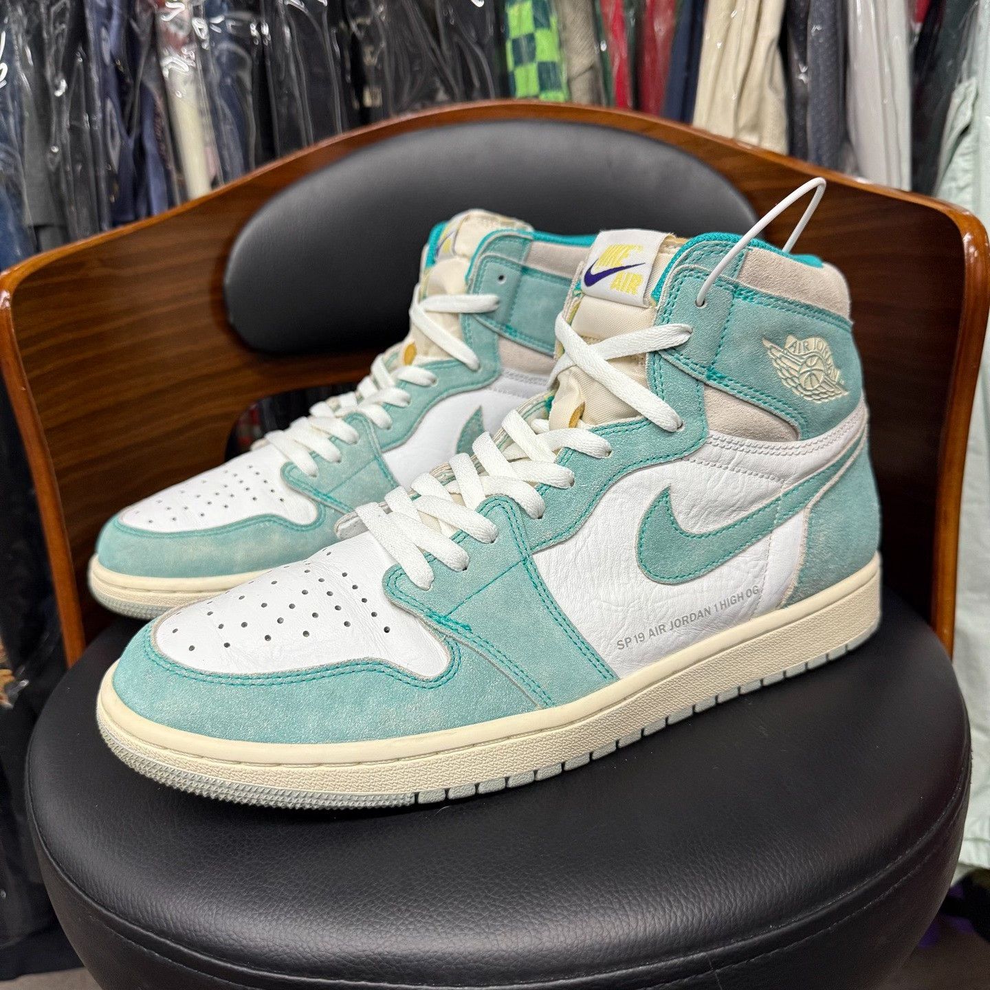 Nike Nike AJ1 Green Lowtop Sneakers 14 Men Size US 14 / EU 47 - 1 Thumbnail