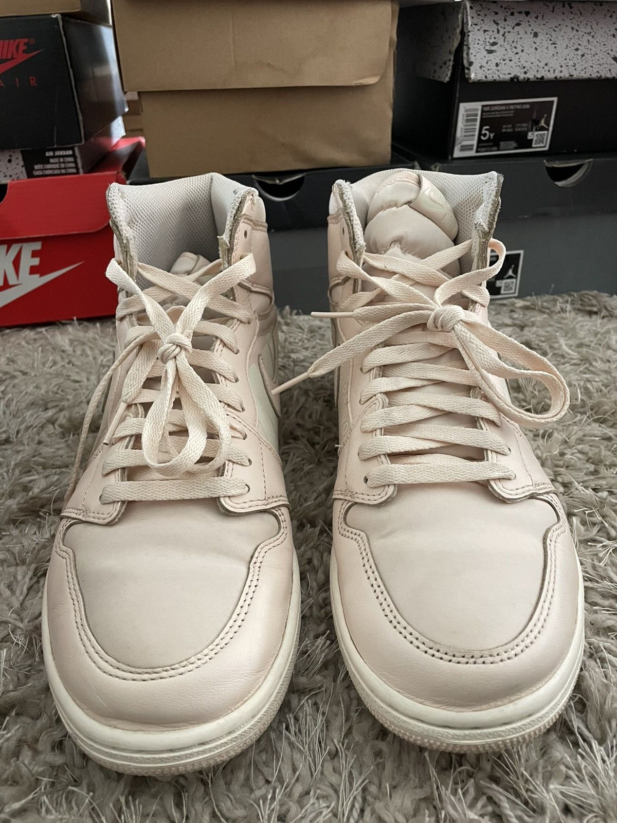 Jordan Brand Jordan 1 Guava Ice Size US 10.5 / EU 43-44 - 4 Thumbnail