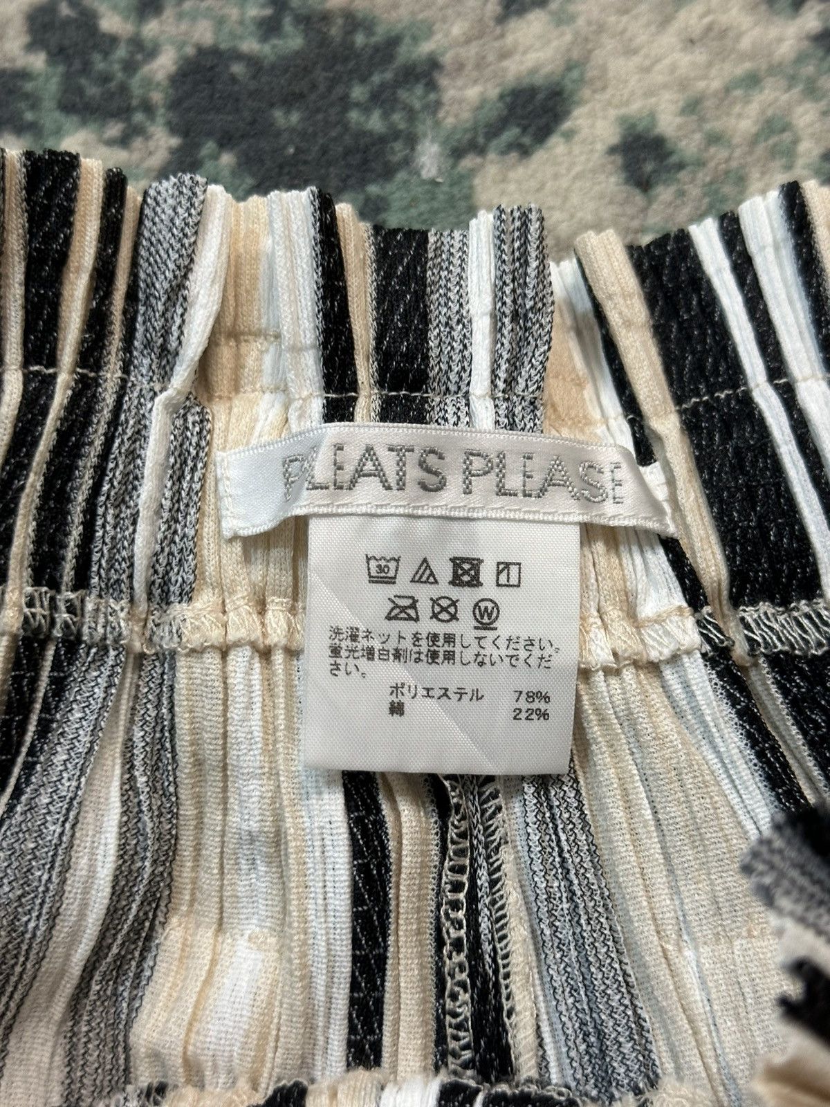 Homme Plisse Issey Miyake Pleats Please Issey Miyake Vertical Stripe Pant Size US 34 / EU 50 - 13 Thumbnail