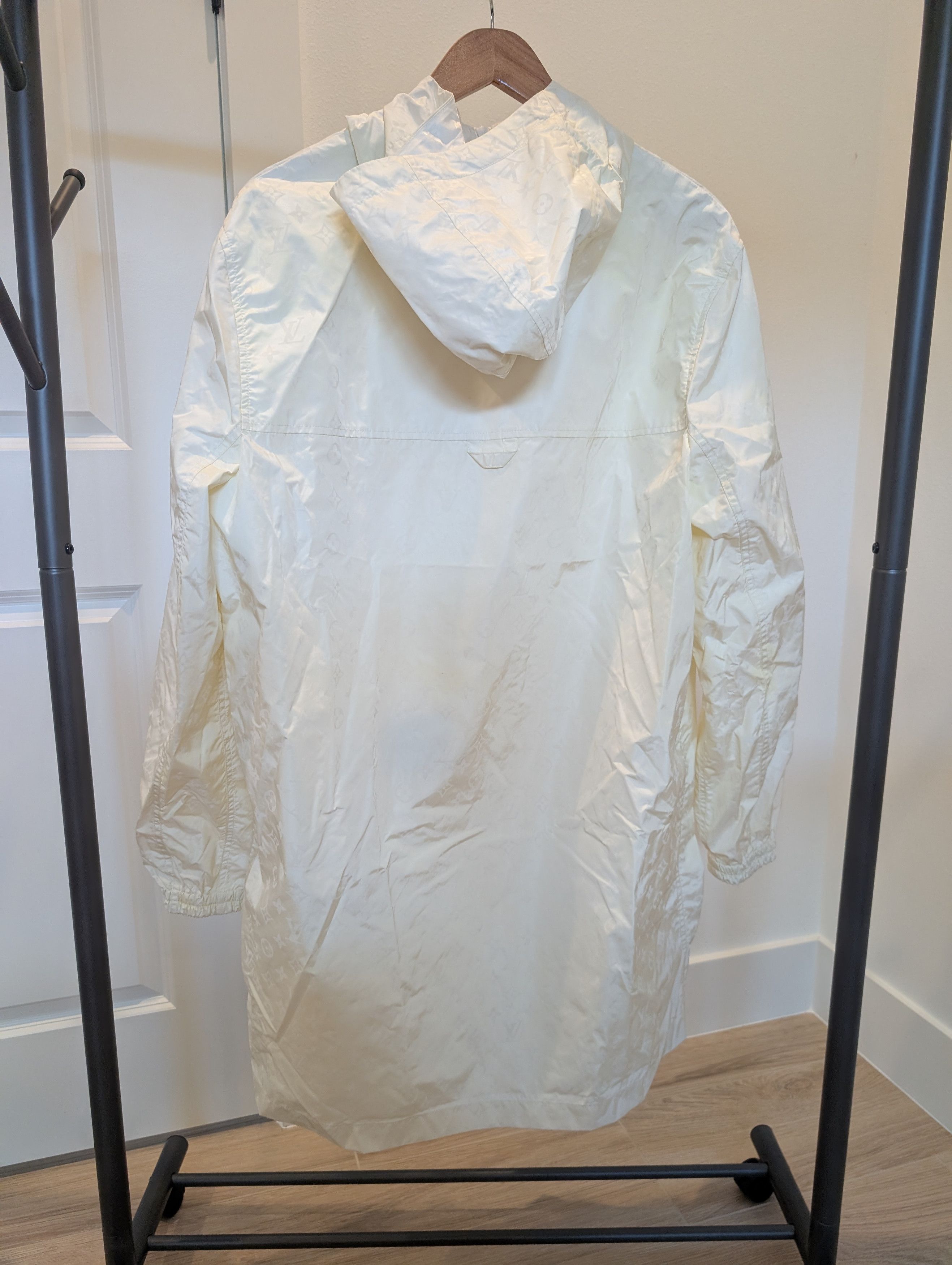 Louis Vuitton Louis Vuitton monogram water repellent parka jacket Size US L / EU 52-54 / 3 - 3 Thumbnail