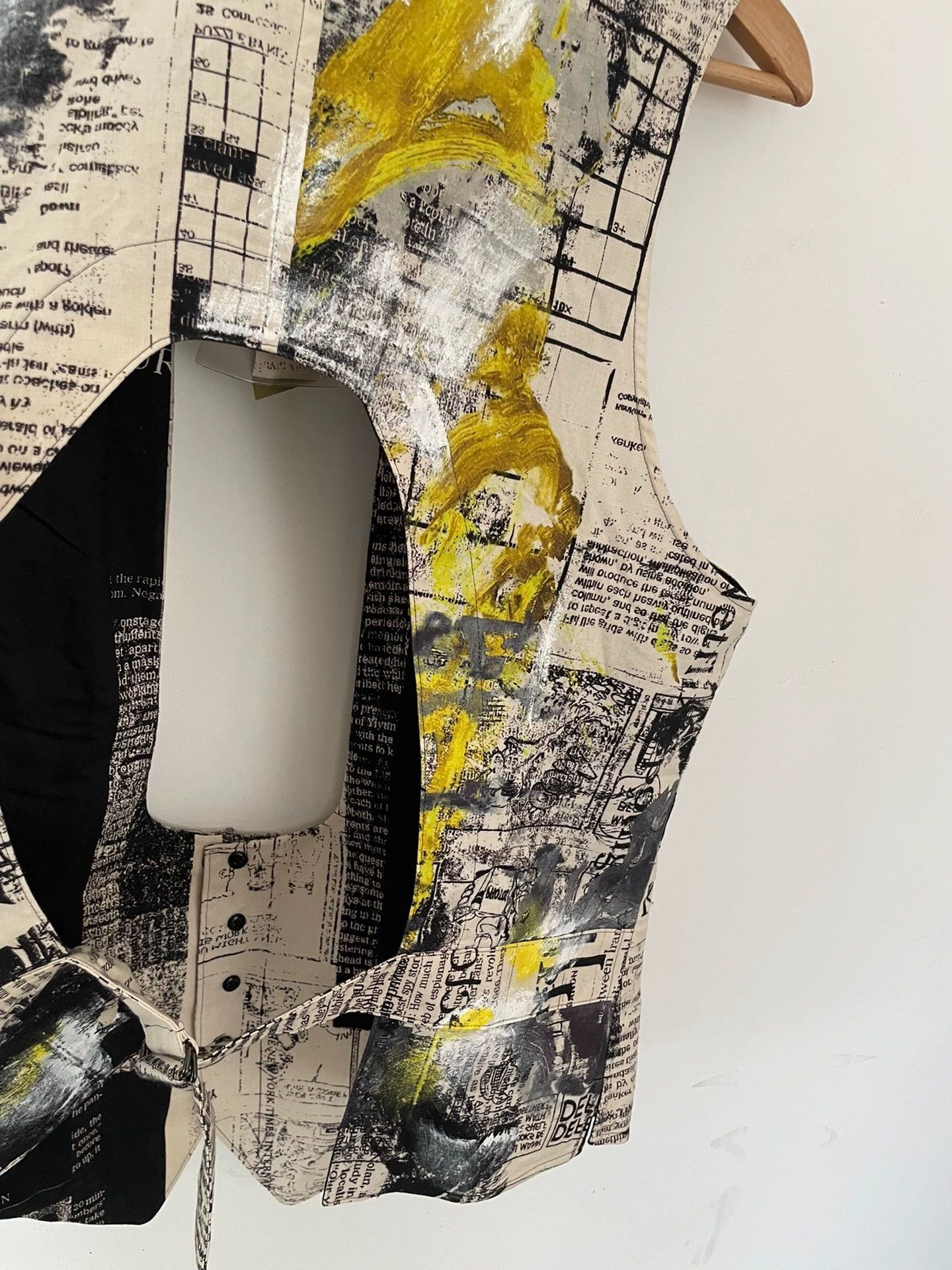 Yohji Yamamoto Yohji Yamamoto 22SS Newspaper Print Cutout Vest Size US M / EU 48-50 / 2 - 4 Thumbnail