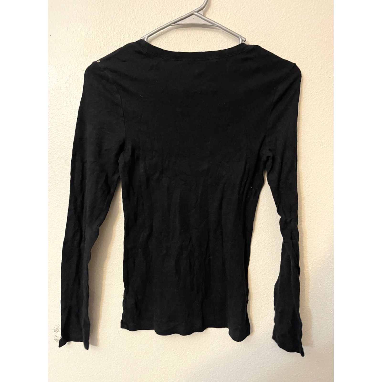 Old Navy Old Navy Black Long Sleeve Round Neck T-Shirt Women S Vintage-Style? Size S / US 4 / IT 40 - 3 Thumbnail