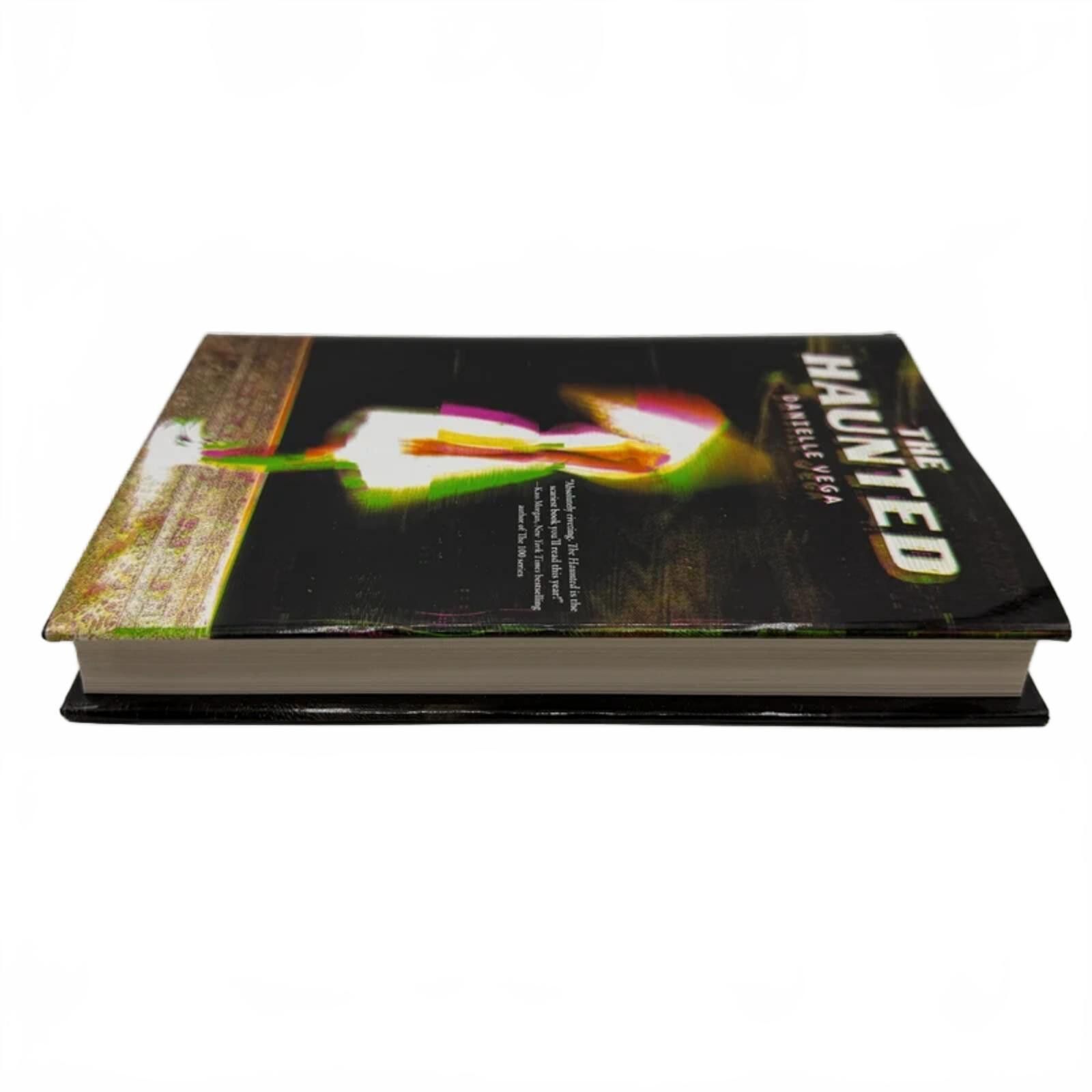 Other The Haunted - Danielle Vega - Hardcover Size ONE SIZE - 5 Thumbnail