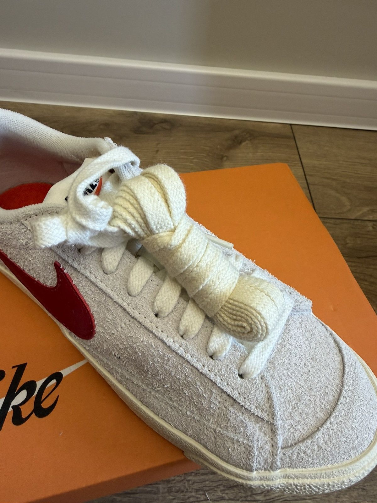 Nike Nike Blazer Low 77 Vintage Light Grey Red Size US 7 / IT 37 - 5 Thumbnail