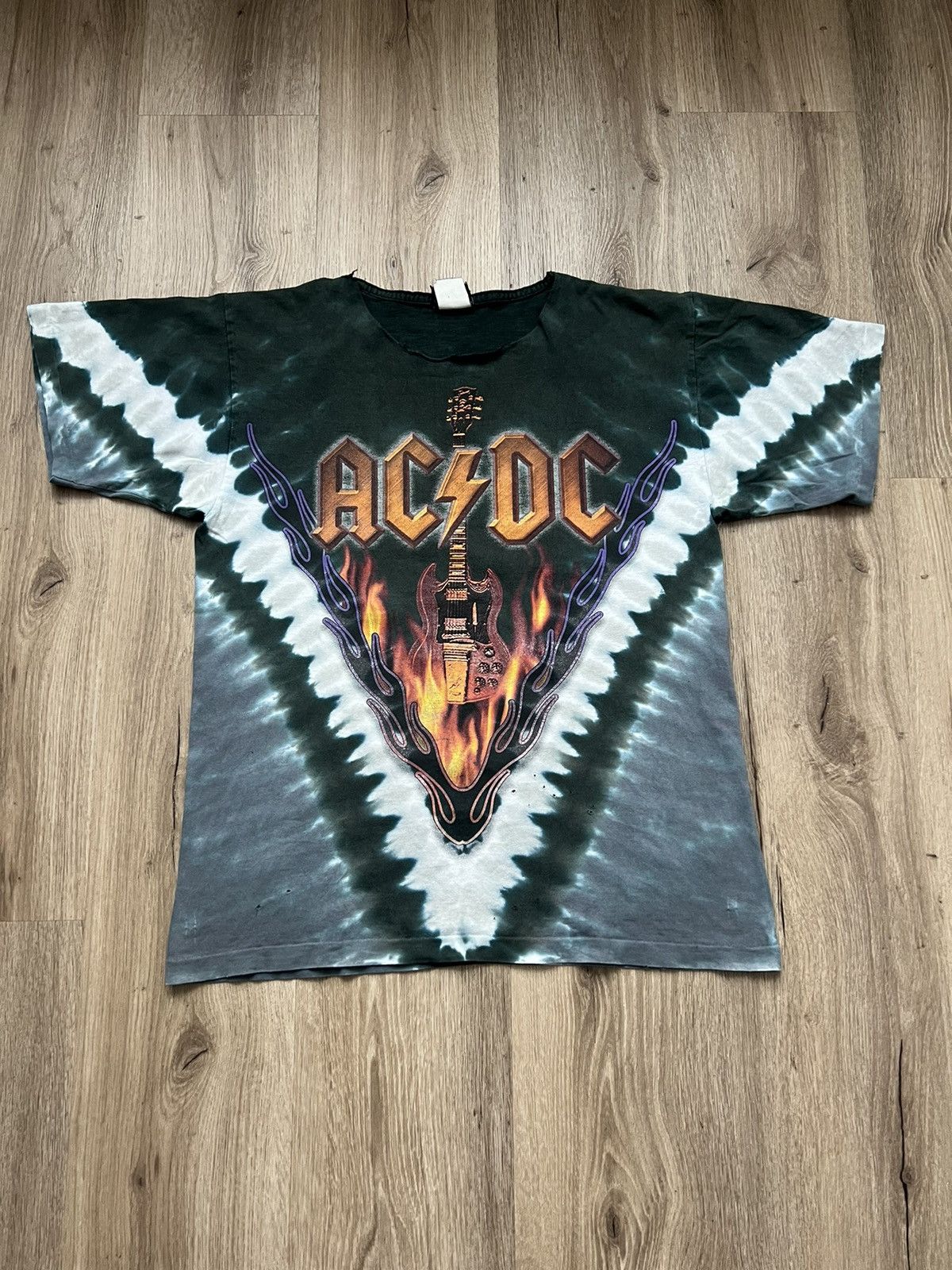 AC/DC × Band Tees × Liquid Blue Vintage 90s Liquid Blue Ac/Dc Tie Dye flame Hells Balls tee Size US M / EU 48-50 / 2 - 1 Thumbnail