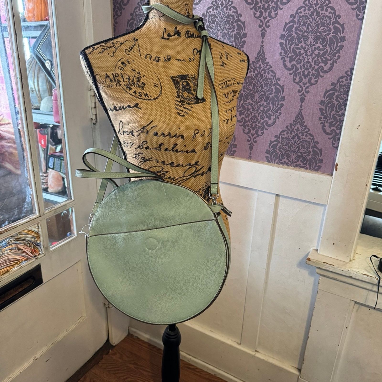 NBDN Nobrandedon Crossbody circular/round hand bag Size ONE SIZE - 1 Thumbnail