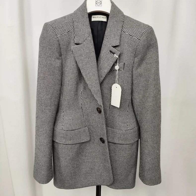 Balenciaga size 36 Houndstooth double-breasted ladies suit