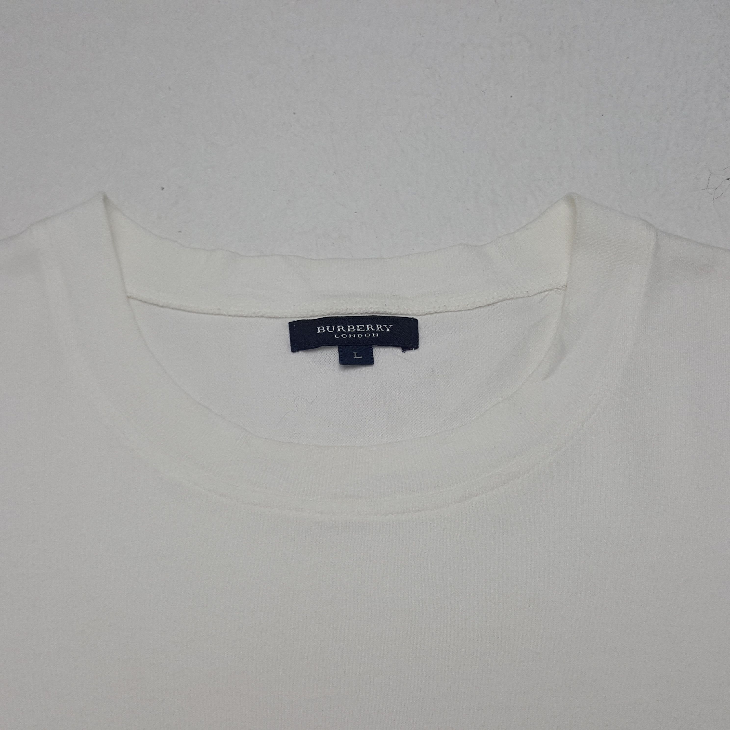 Burberry × Vintage Vintage Burberry London Logo Style Tshirt Size US M / EU 48-50 / 2 - 4 Thumbnail