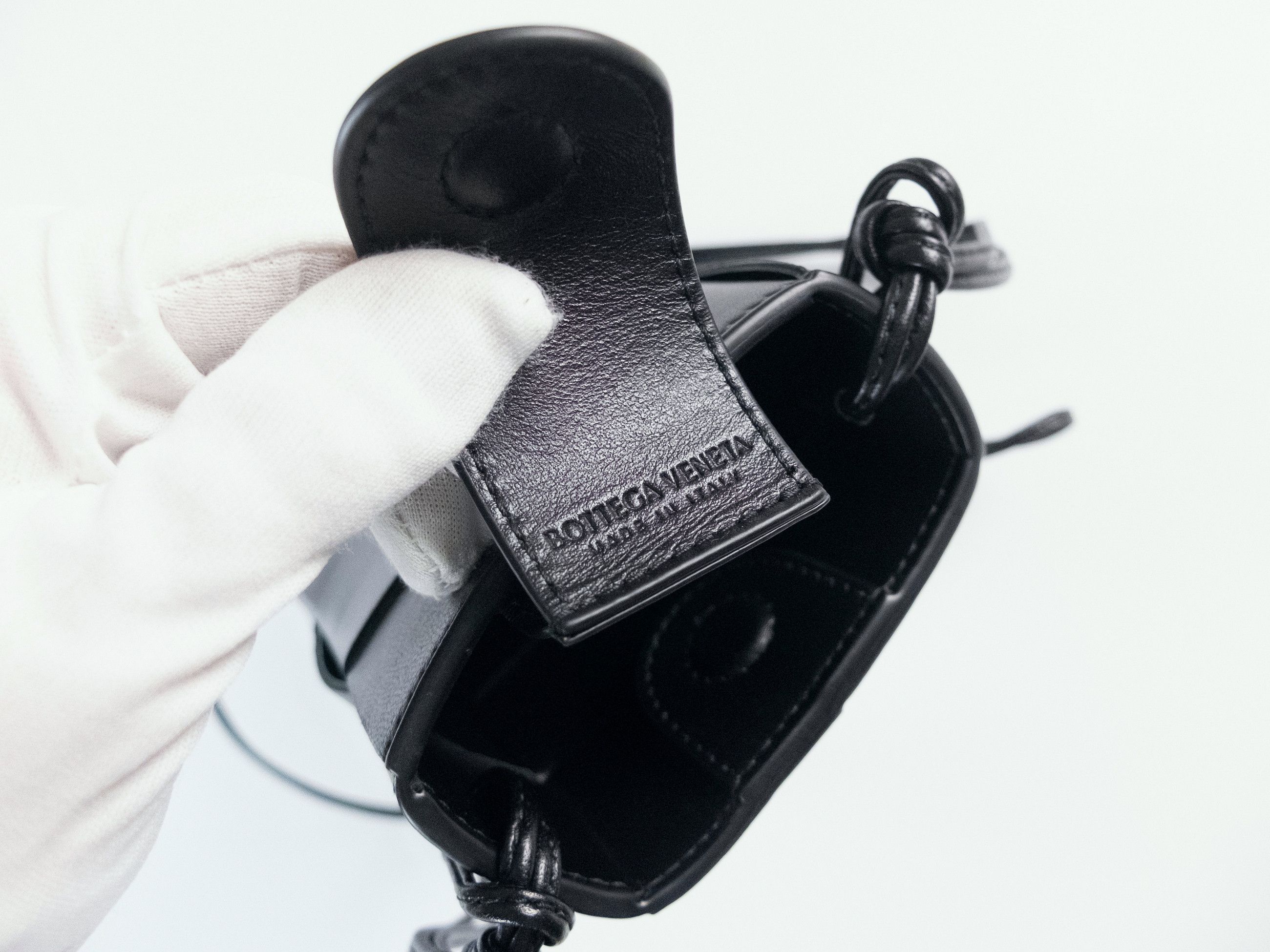 Bottega Veneta BOTTEGA VENETA Cassette black leather mini phone case bag Size ONE SIZE - 12 Thumbnail