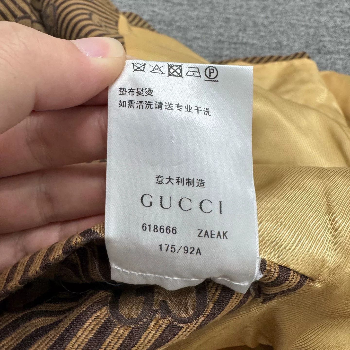 Gucci gucci double g patterned blazer jacket. Size US L / EU 52-54 / 3 - 5 Thumbnail