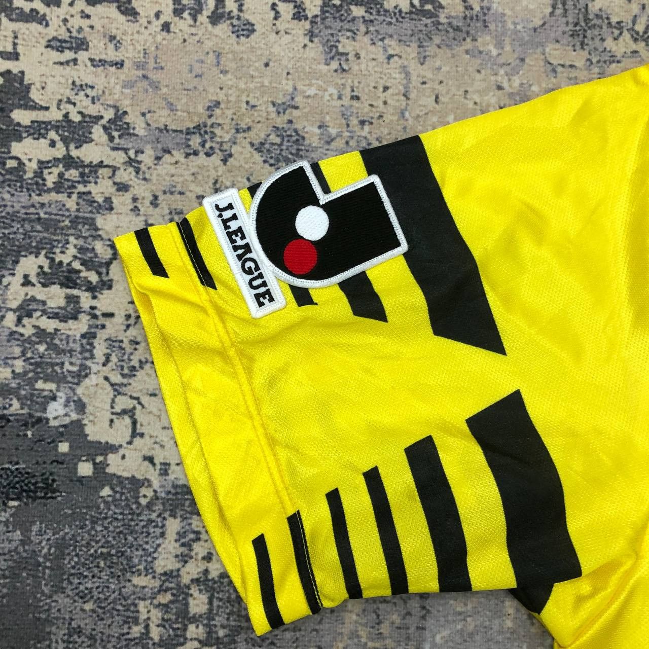 Mizuno T116 VTG J LEAGUE KASHIWA REYSOL HITACHI FC MIZUNO JERSEY Size US M / EU 48-50 / 2 - 4 Thumbnail