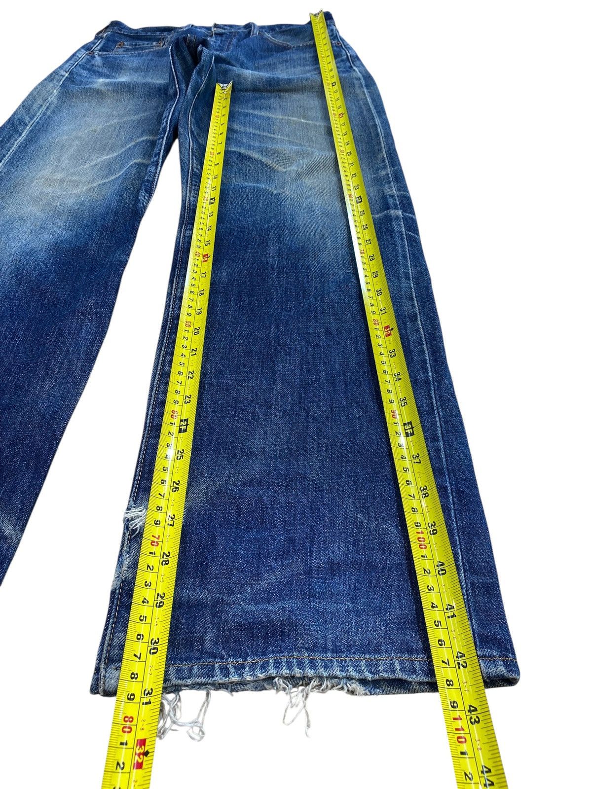 Levi's Levi’s Faded Blue Wash Whiskers Style Loose Jeans Size US 31 - 8 Thumbnail