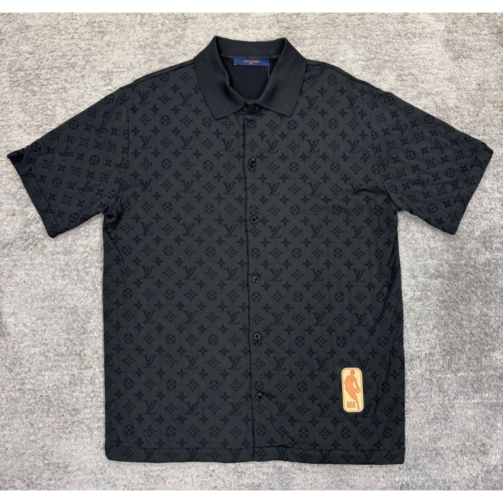 Louis Vuitton Louis Vuitton NBA Monogram Black Logo Buttoned Shirt Short Size US L / EU 52-54 / 3 - 2 Thumbnail