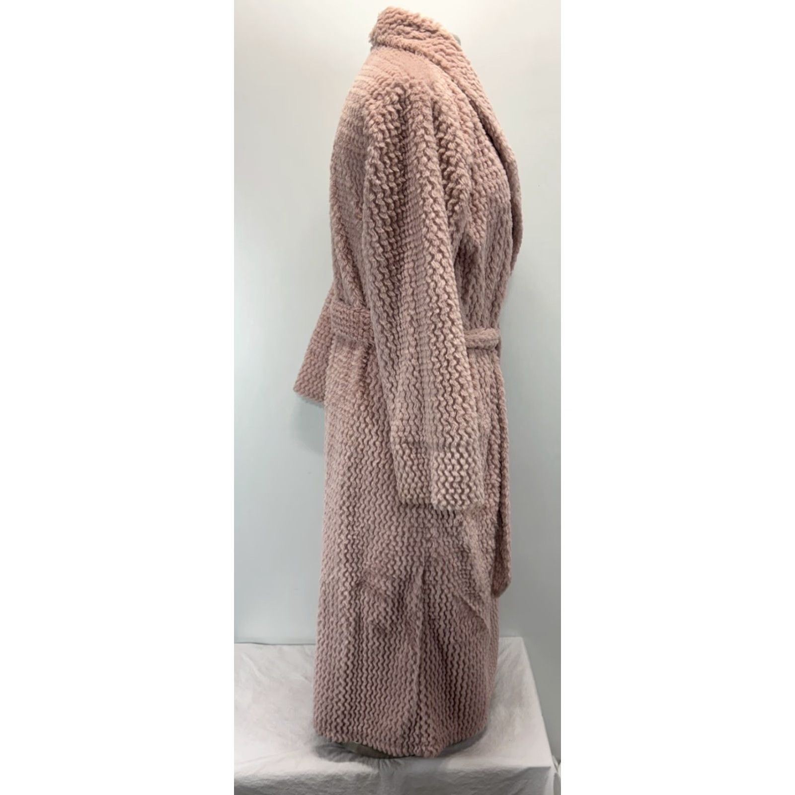 Vintage SOMA Plush Long Robe Women’s S/M Pink Belted Lined Textured Luxe Cozy Vict OR Womens (adjusted to compliance) Size ONE SIZE - 4 Thumbnail