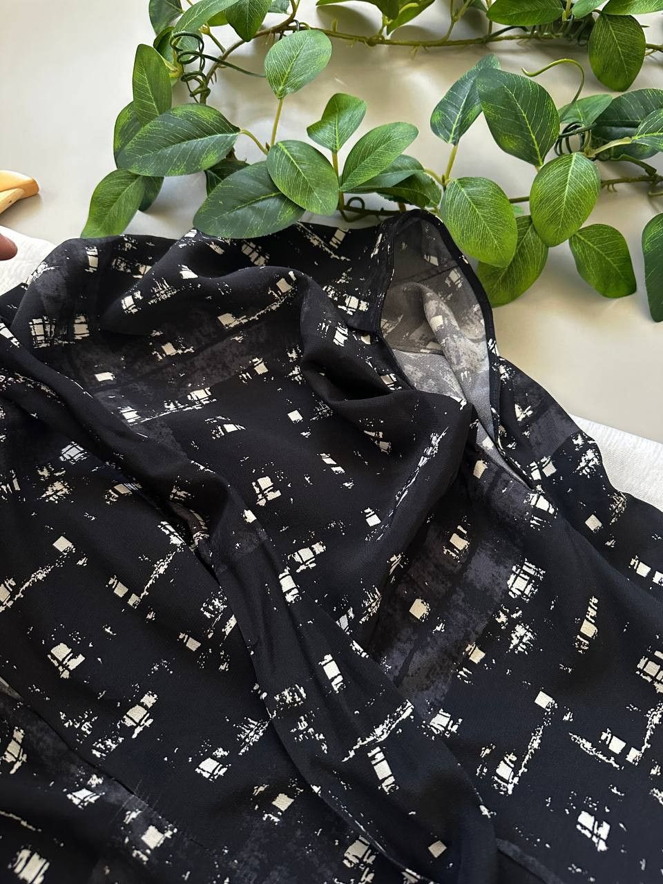 Marni MARNI Black Abstract Print Silk Blend Blouse Top - IT 42 Size M / US 6-8 / IT 42-44 - 9 Thumbnail