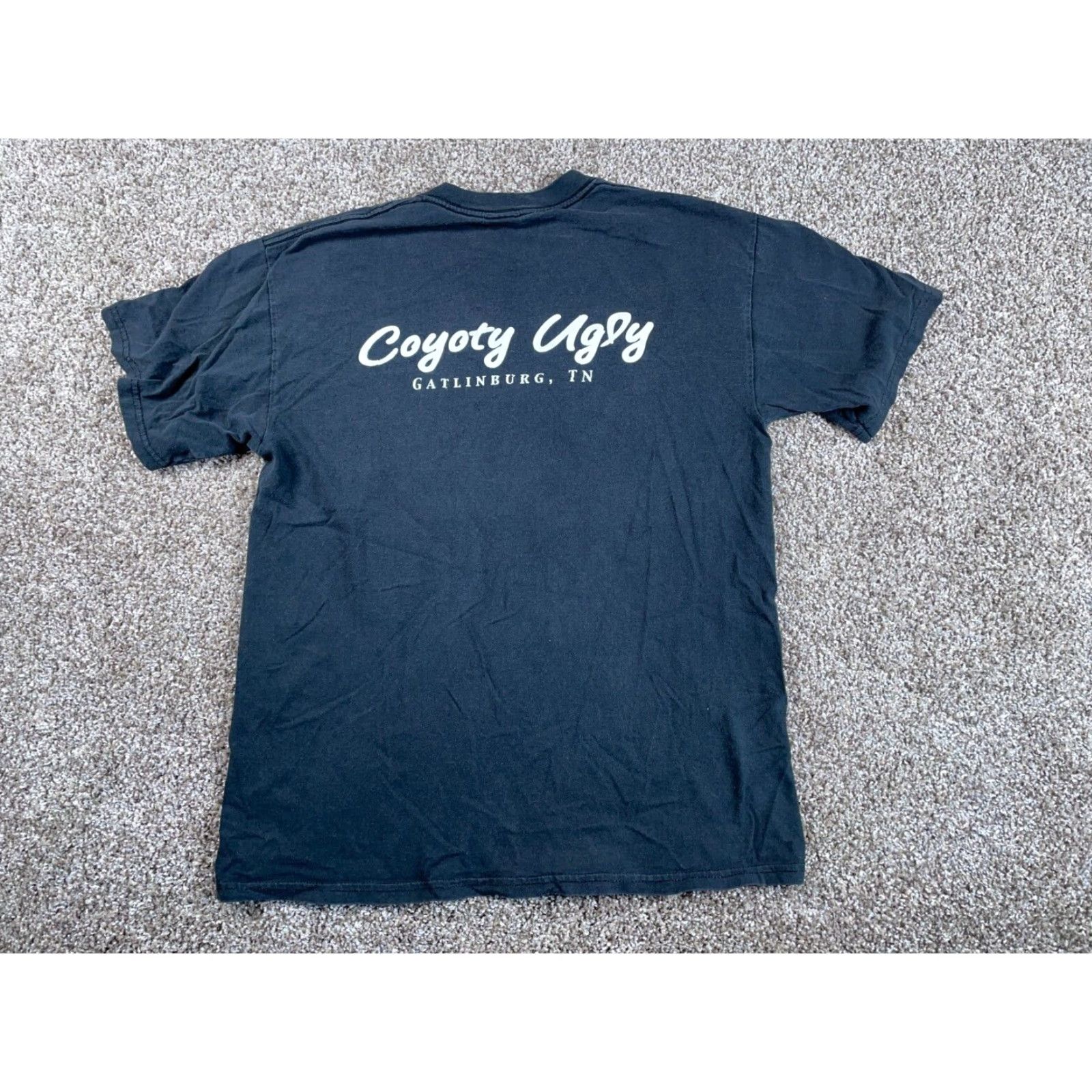 Gildan VINTAGE Gildan Coyote Ugly Script Logo T-Shirt Men Large Black Double-Sided City Retro Size US L / EU 52-54 / 3 - 2 Thumbnail
