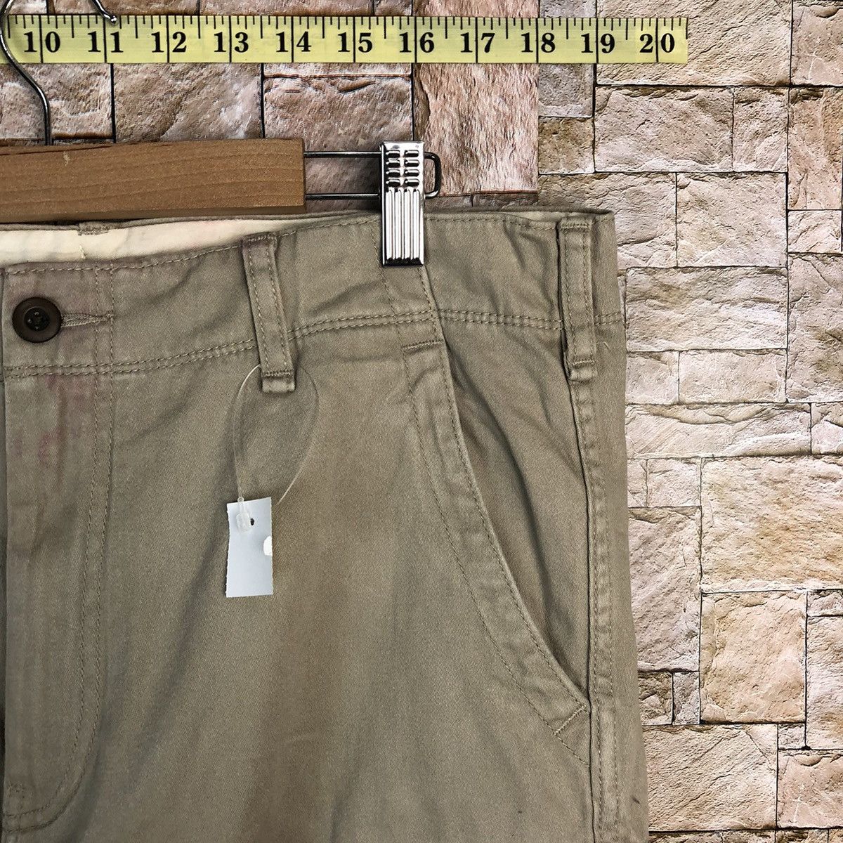 Japanese Brand Uniqlo Cream Cargo Multipocket Pants #A636 Size US 33 - 9 Thumbnail