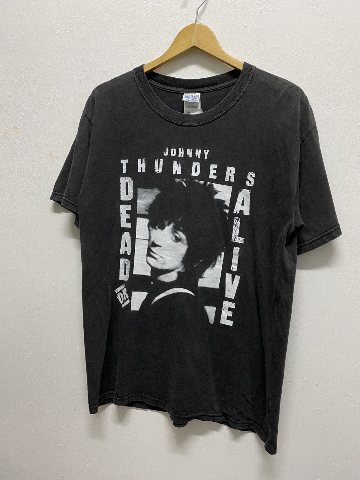 Band Tees VINTAGE JOHNNY THUNDERS BAND T SHIRT NEW YORK DOLLS Size US M / EU 48-50 / 2 - 1 Thumbnail