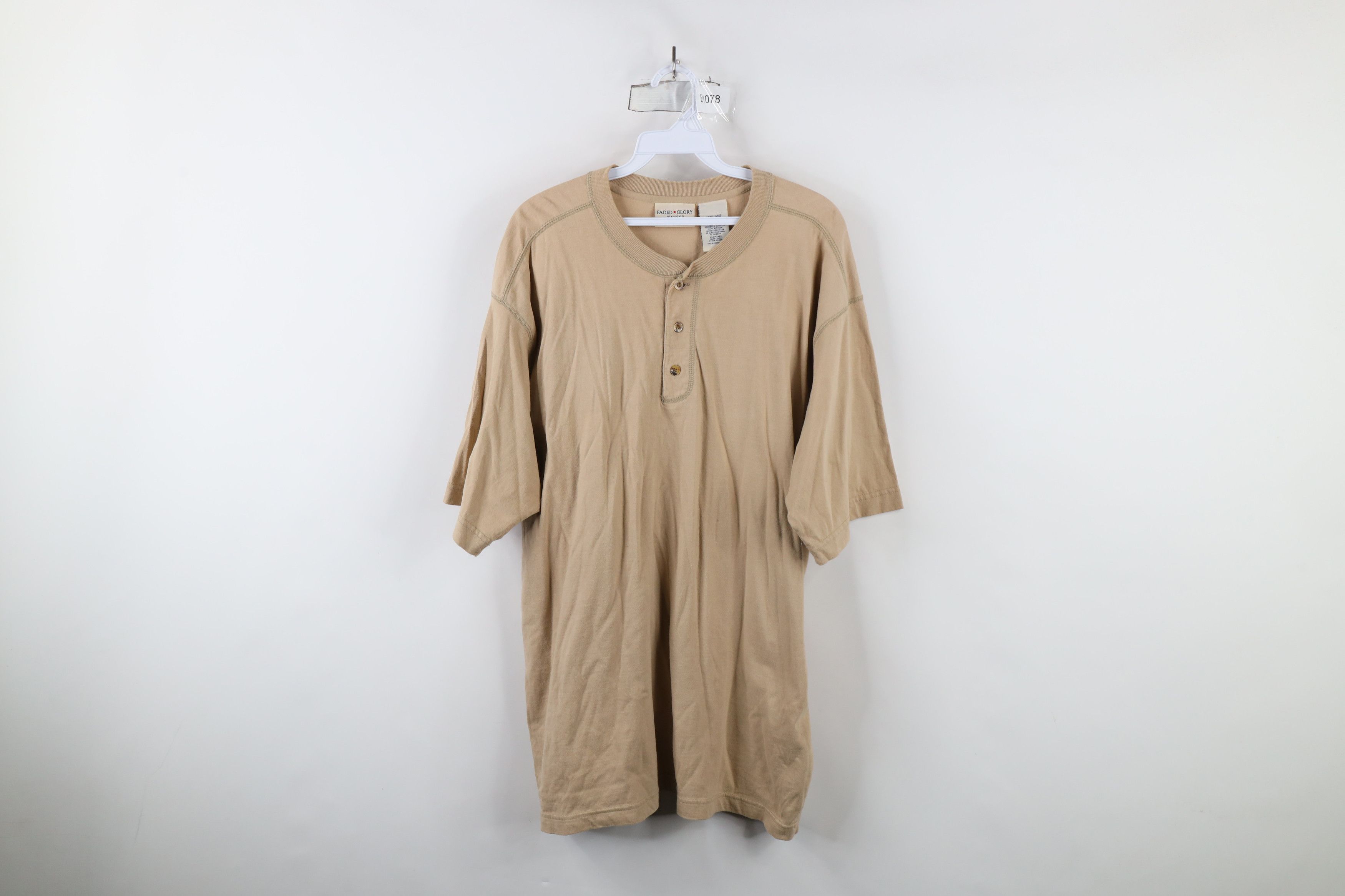 Vintage Vintage 90s Streetwear Blank Baggy Fit Henley T-Shirt Beige Size US L / EU 52-54 / 3 - 1 Thumbnail