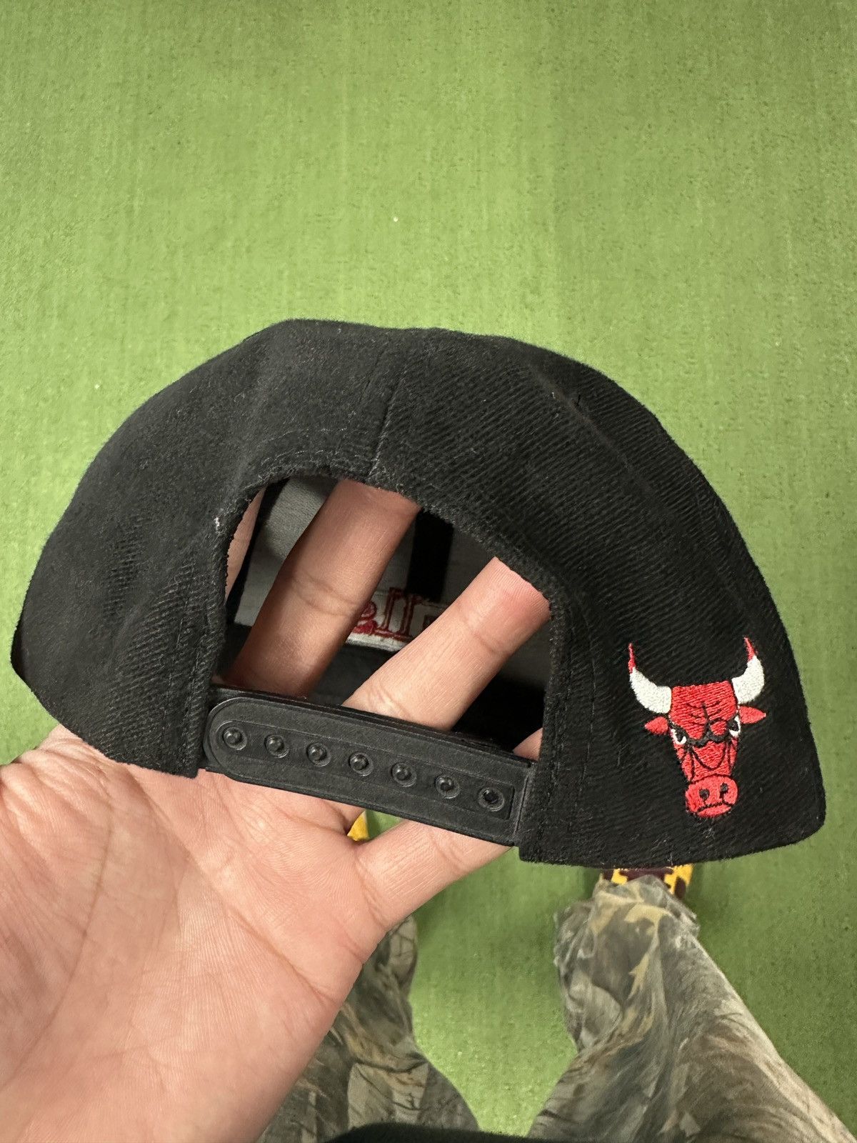 NBA × Vintage Vintage 1997 Novel Teez Chicago Bulls Snapback Hat Size ONE SIZE - 2 Thumbnail