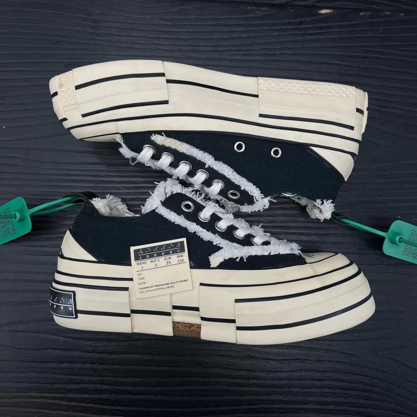 Other VANNESS WU 2.0 Black & White Glow-in-the-Dark Size US 5 / IT 35 - 7 Thumbnail