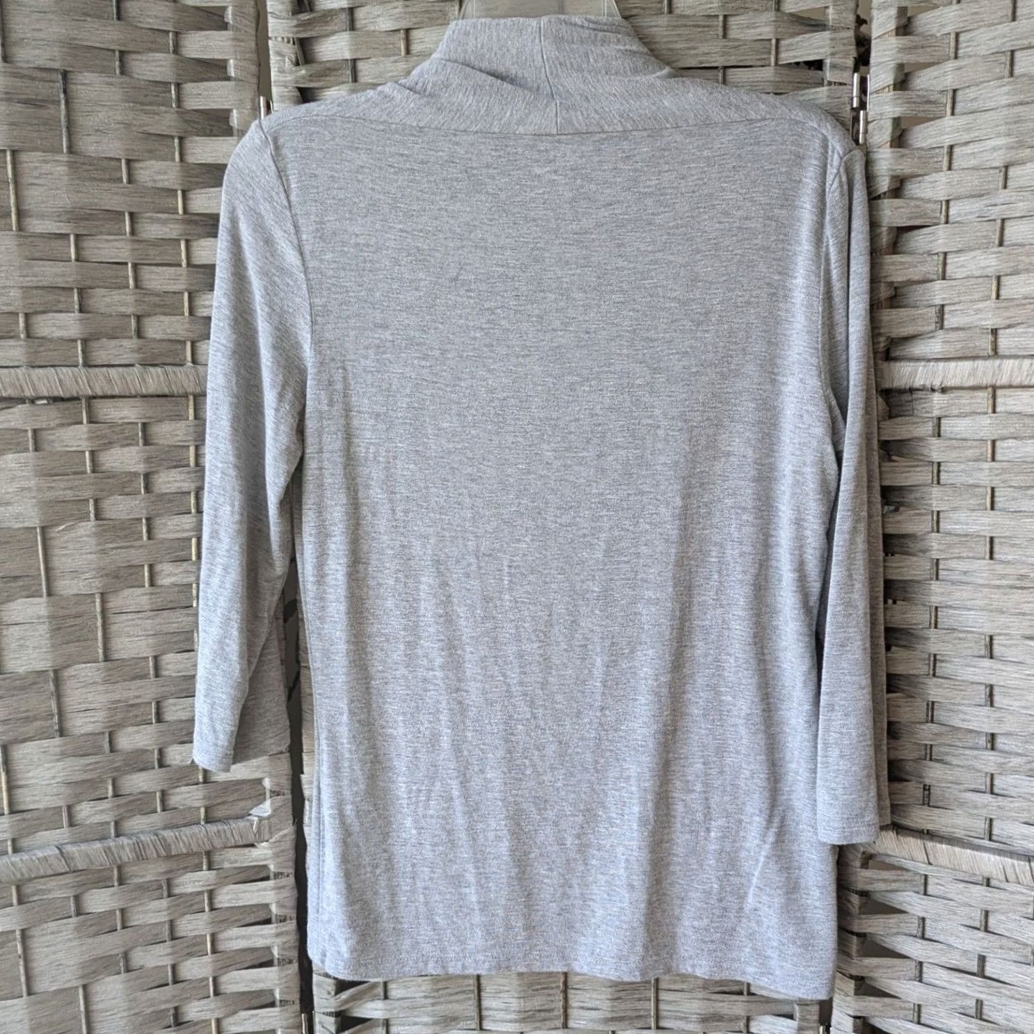 Buttero Grace Grey V-Neck 3/4 Sleeve Knit Pullover Womens S Gray Lightweight Rayon Spandex T-Shirt Casual Basic Stretchy Modern Size S / US 4 / IT 40 - 3 Thumbnail