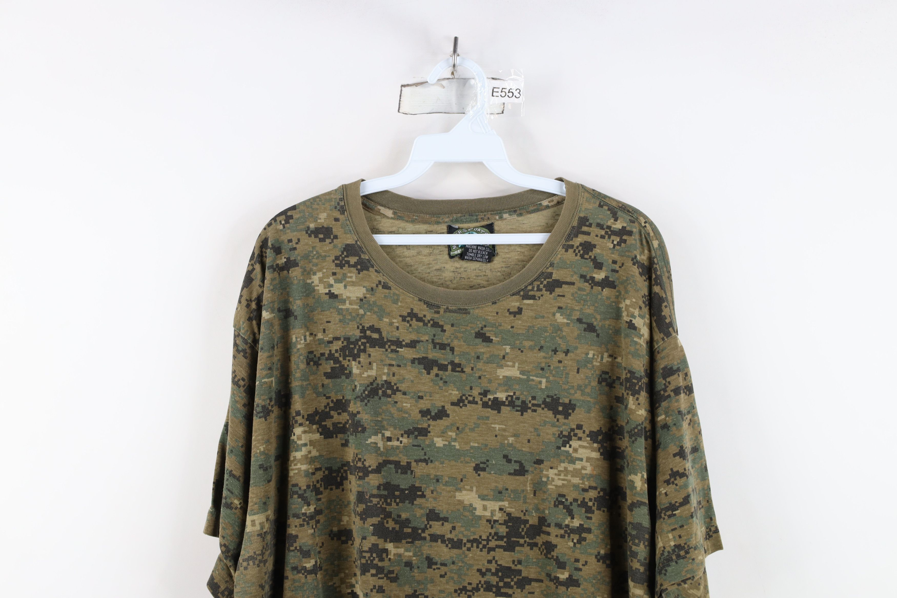 Vintage Vintage 90s Streetwear Digi Camouflage Short Sleeve T-Shirt Size US XXL / EU 58 / 5 - 2 Thumbnail