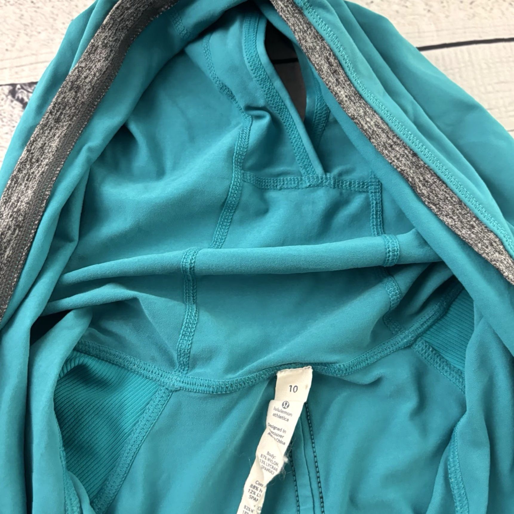 Lululemon Lululemon Pullover Hooded Jacket Green Gray Women 10 Cross Front Athletic Performance Activewear Shirt Size L / US 10 / IT 46 - 4 Thumbnail