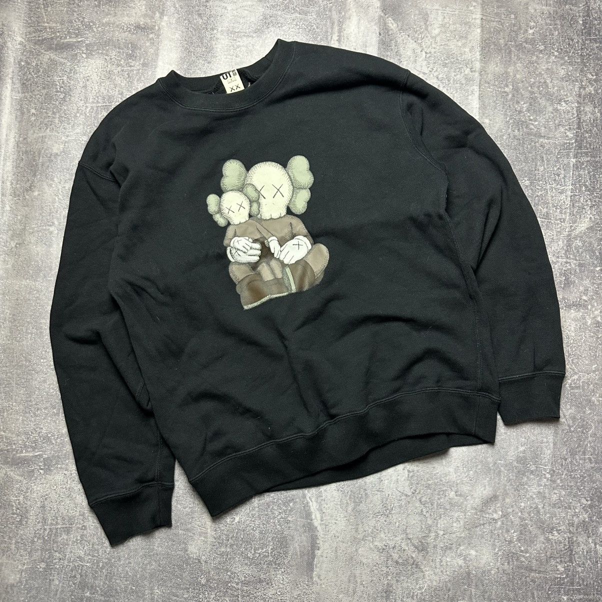 Kaws × Uniqlo rare uniqloxkaws sweatshirt Size US S / EU 44-46 / 1 - 1 Thumbnail